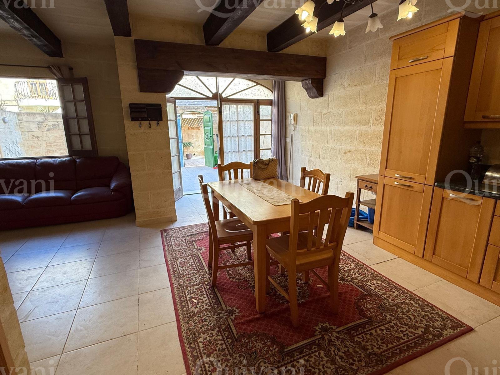 Qala, Fully Furnished Terraced House with pool