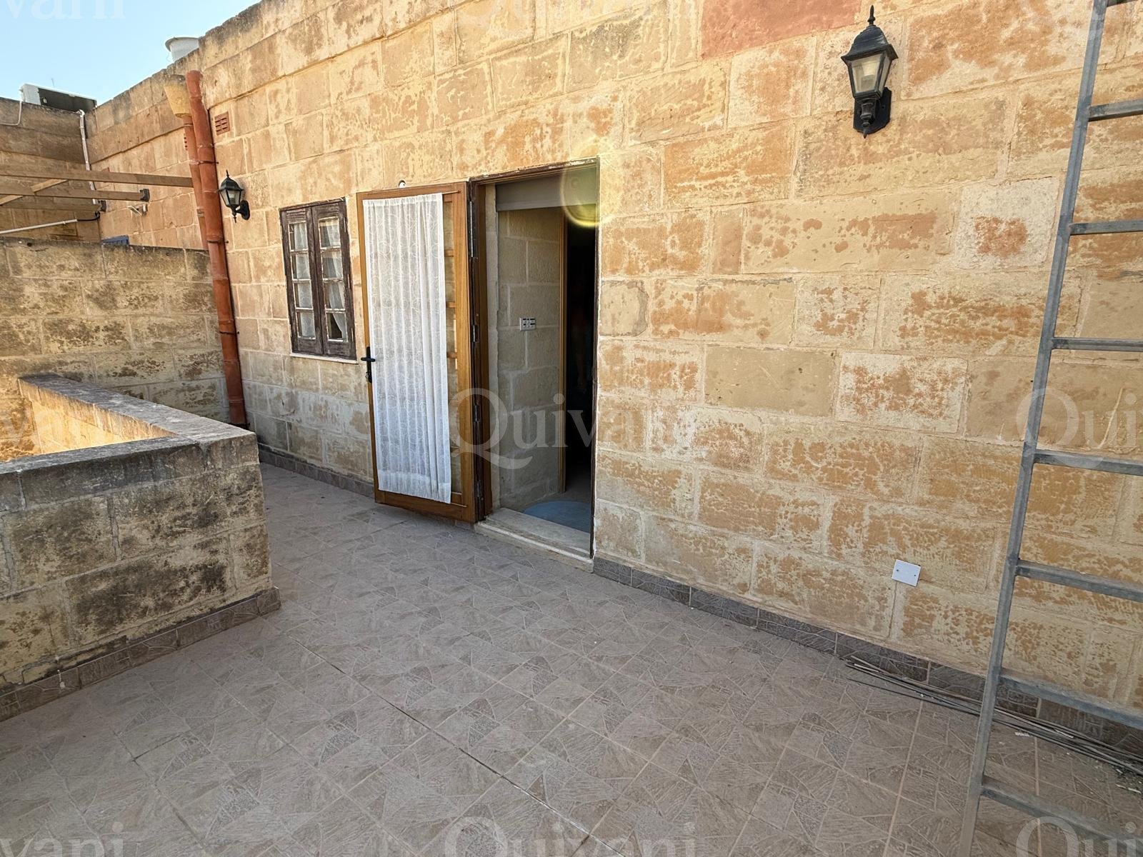 Qala, Fully Furnished Terraced House with pool