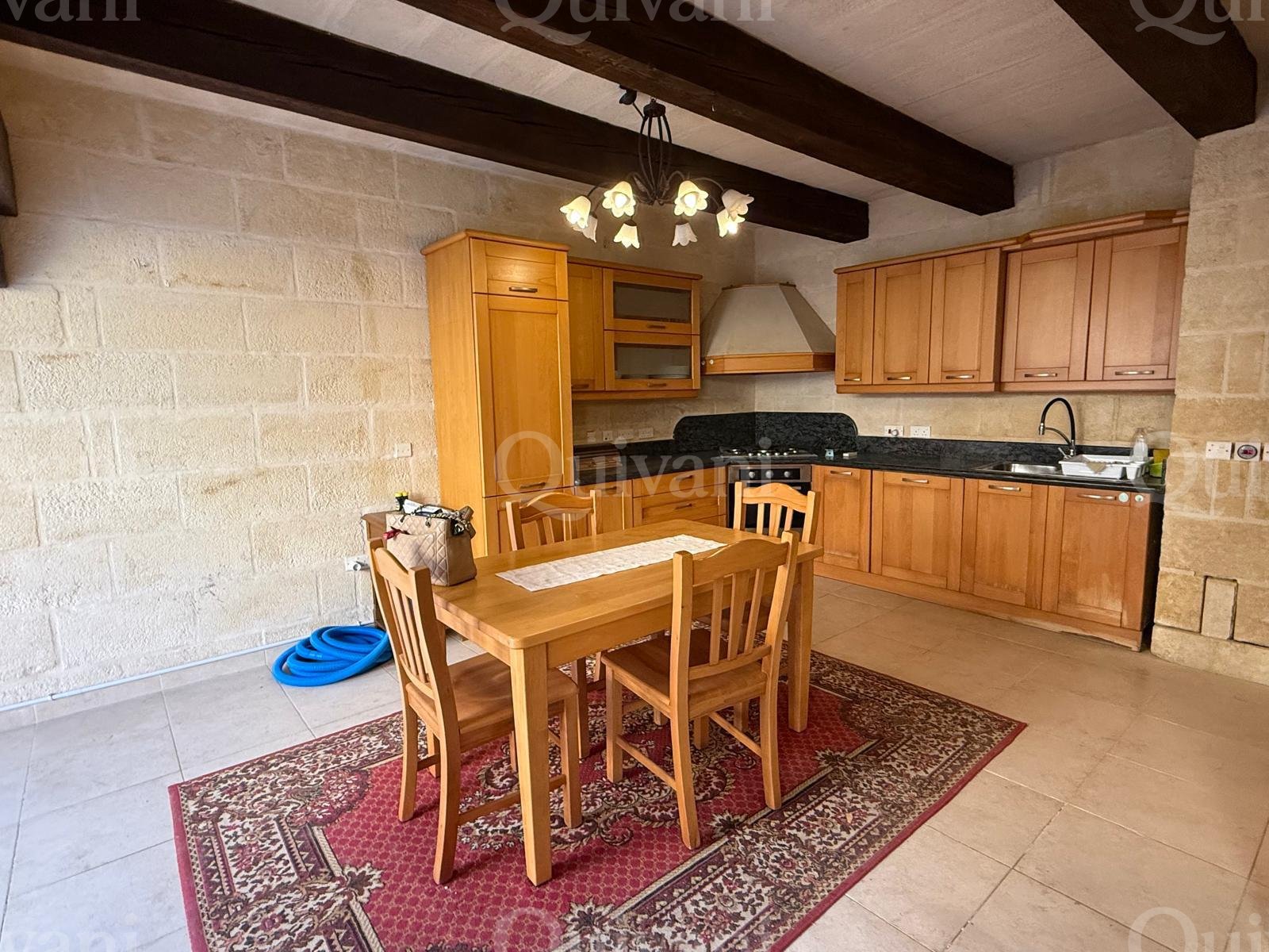 Qala, Fully Furnished Terraced House with pool