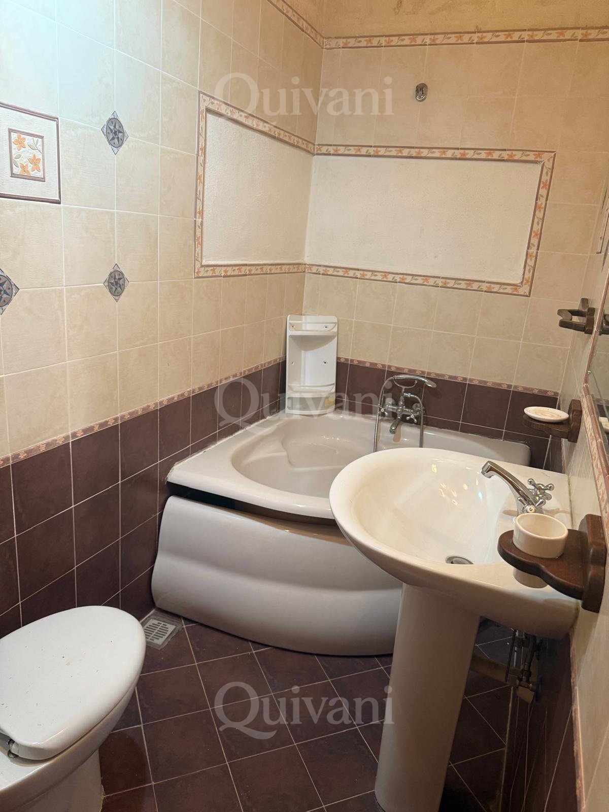 Qala, Fully Furnished Terraced House with pool
