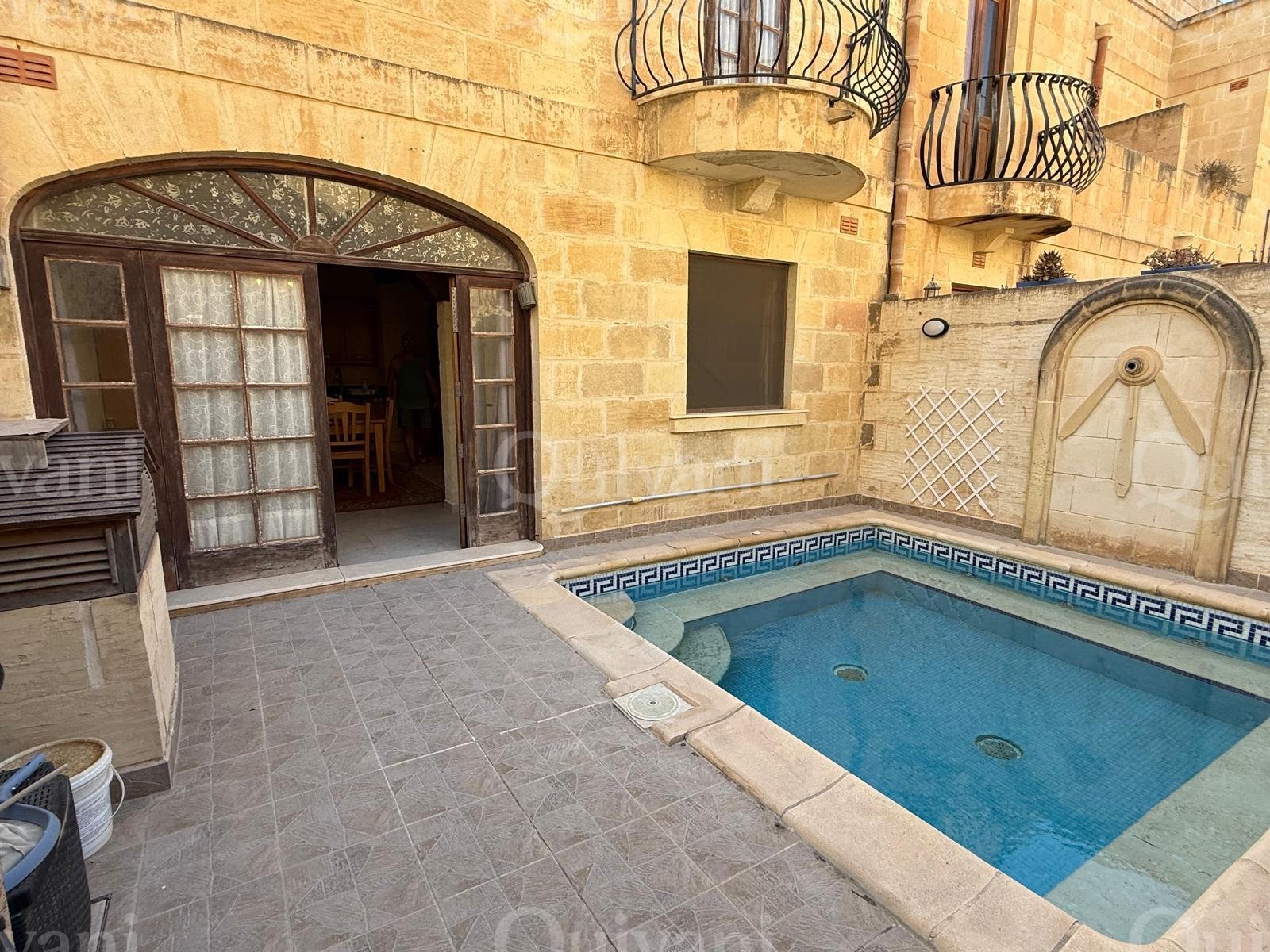 Qala, Fully Furnished Terraced House with pool