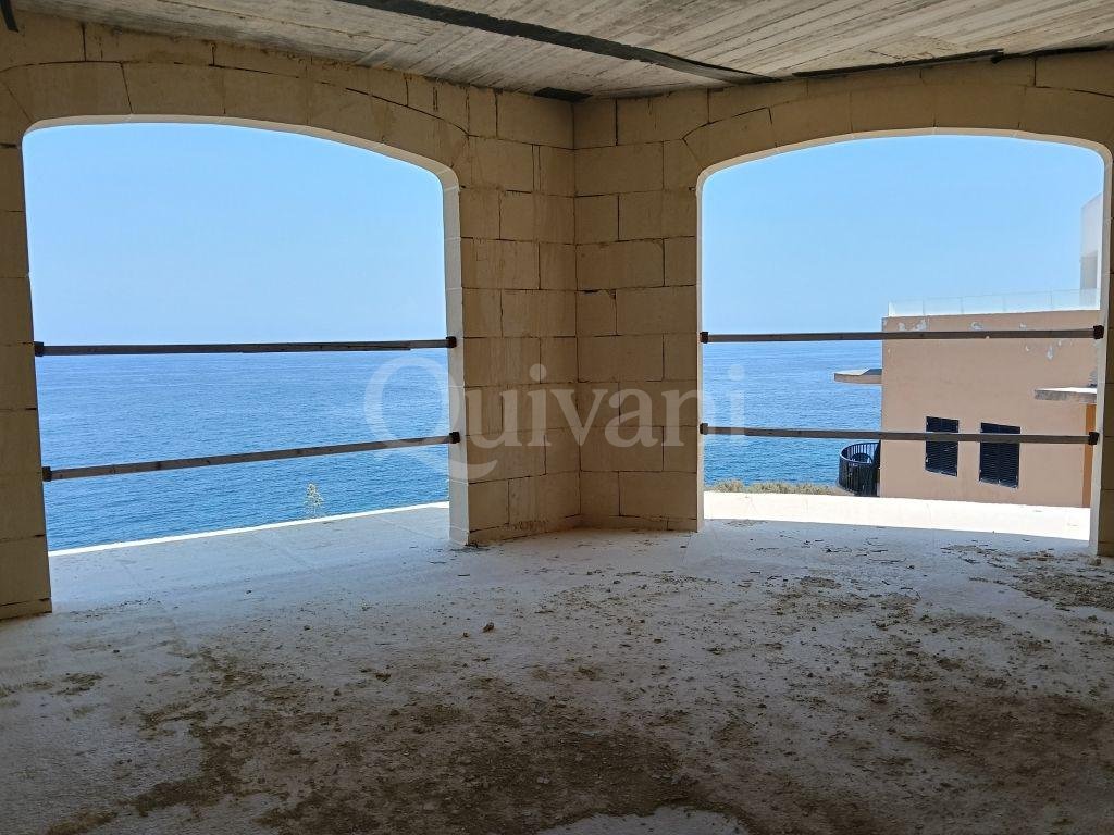 Marsalforn, Panoramic 2-Bedroom Corner Apartment