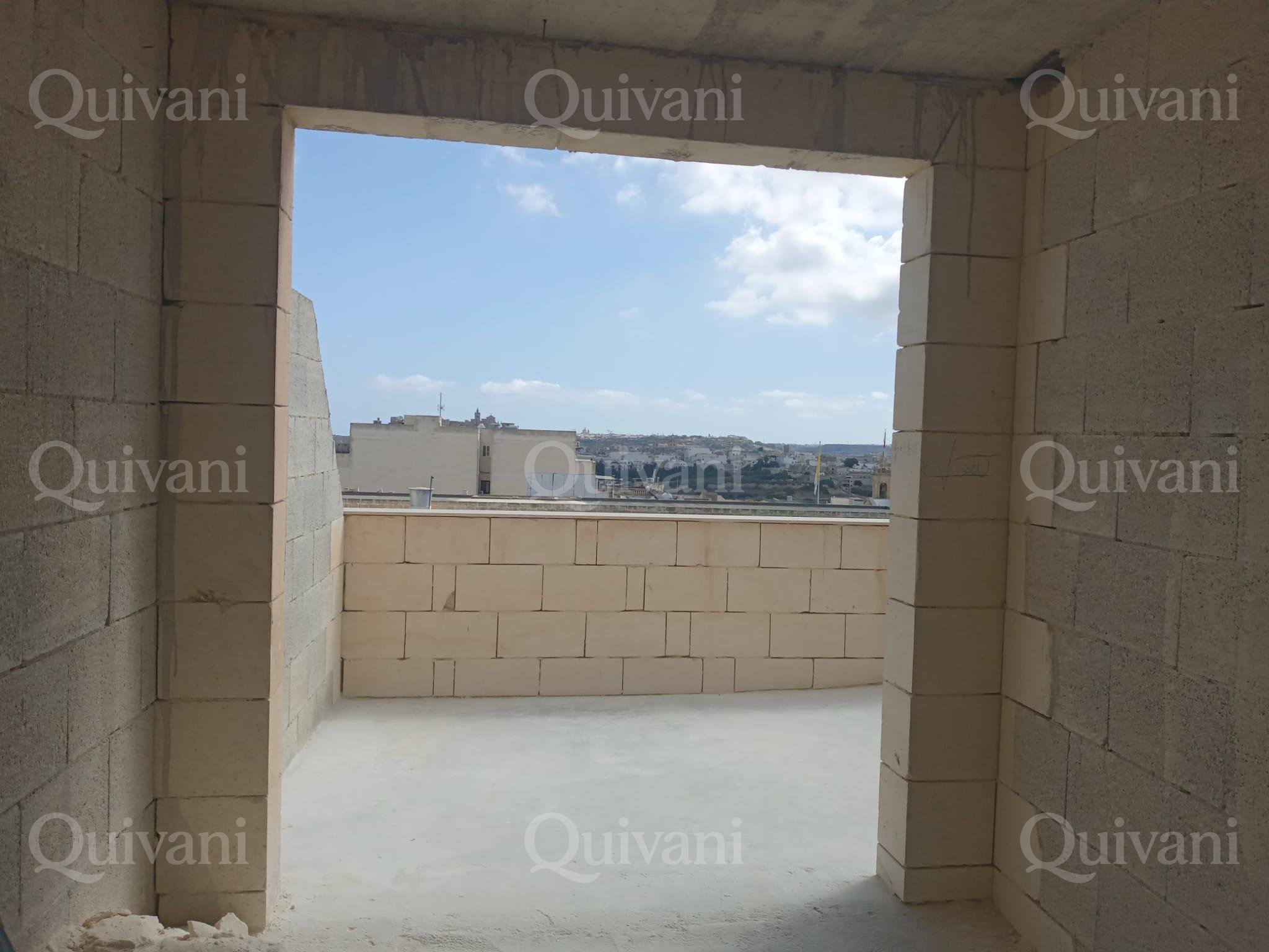 Kercem, Shell form, Penthouse