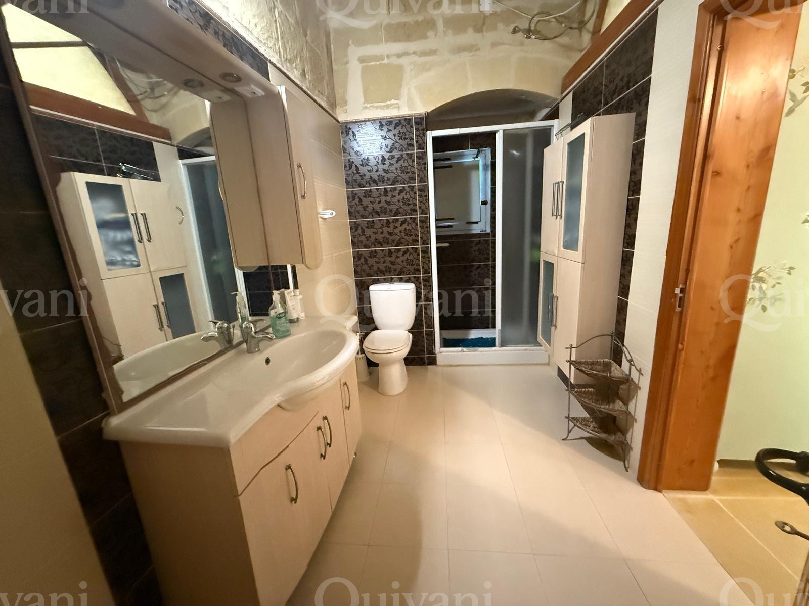 Gharb, Furnished Farmhouse