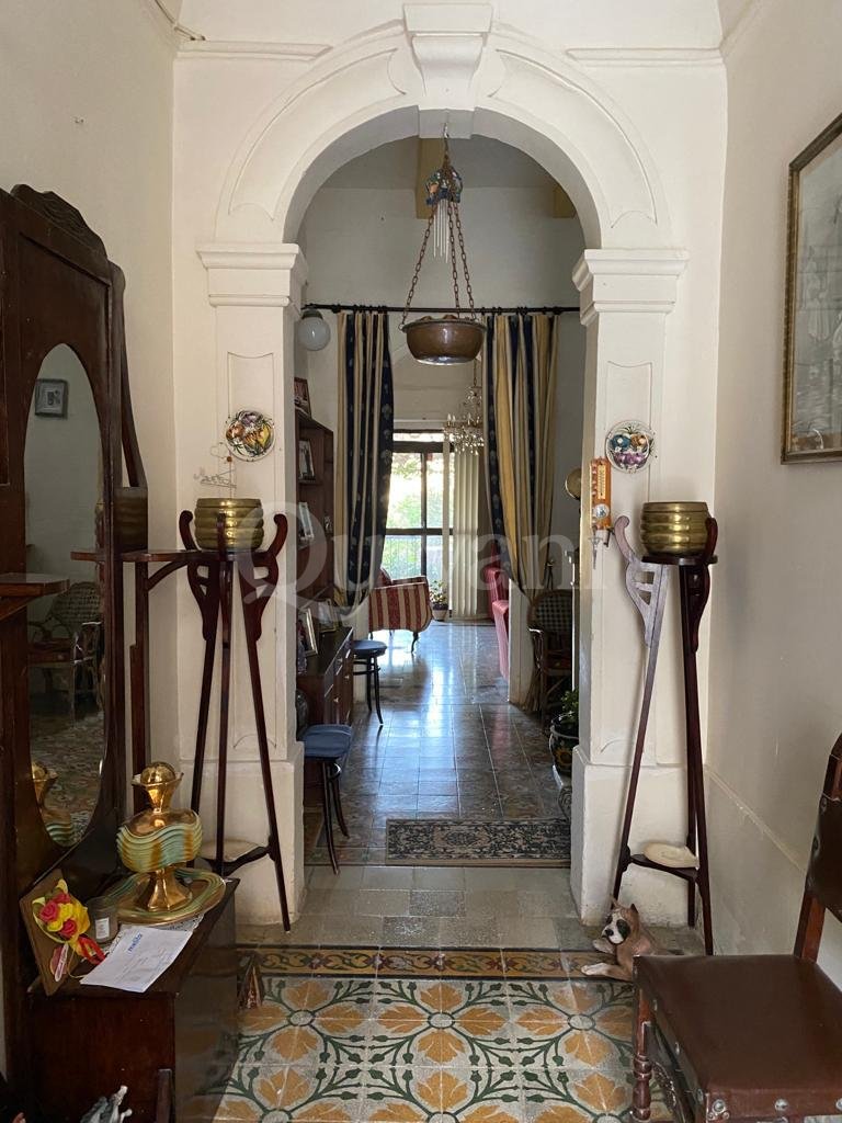 Kercem, Unconverted Town House