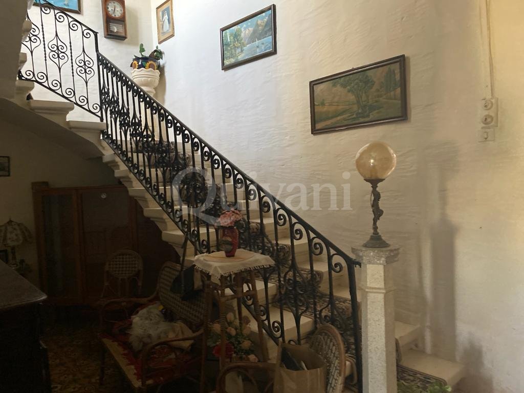Kercem, Unconverted Town House