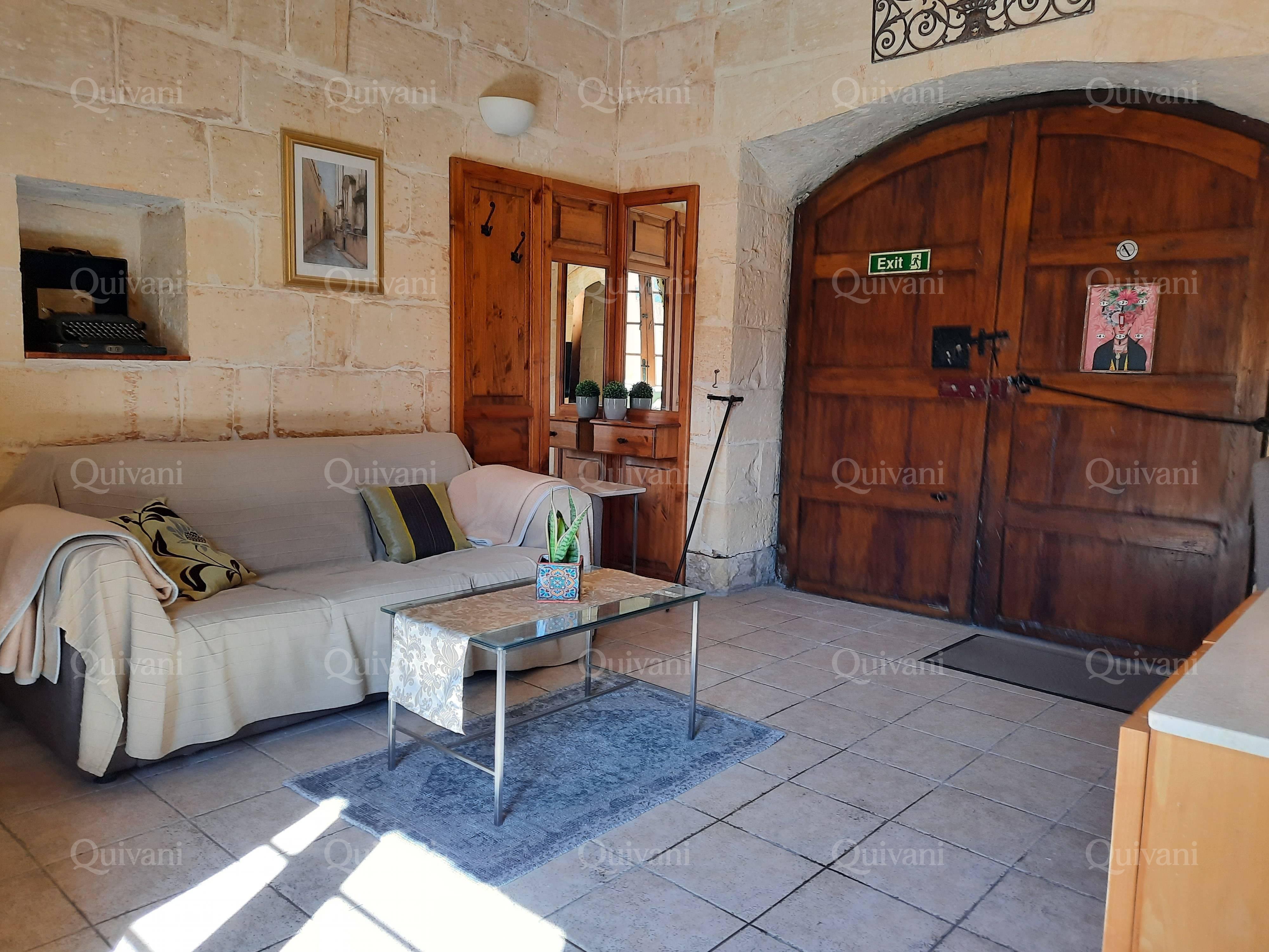Xaghra, Furnished House of Character