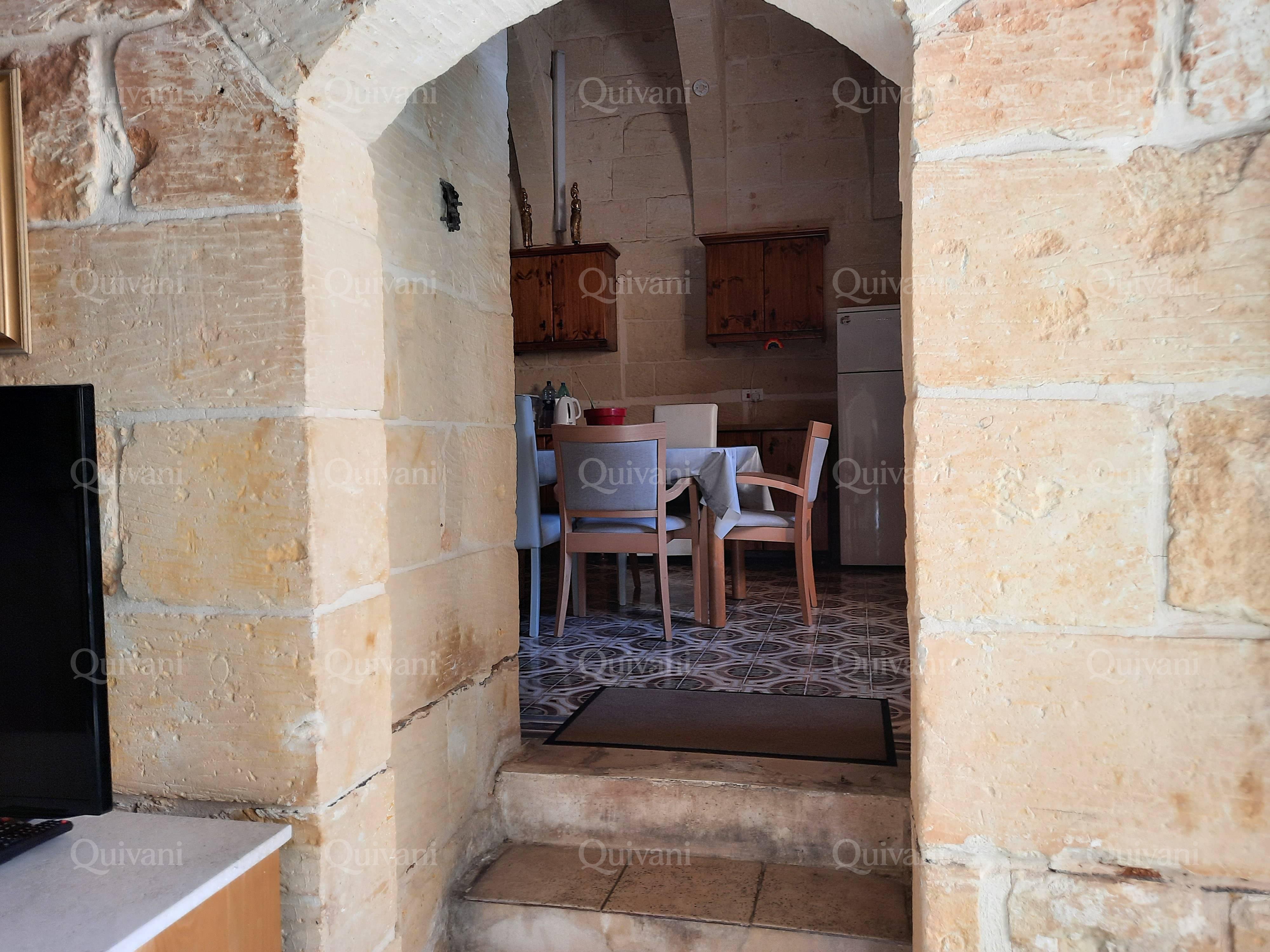 Xaghra, Furnished House of Character