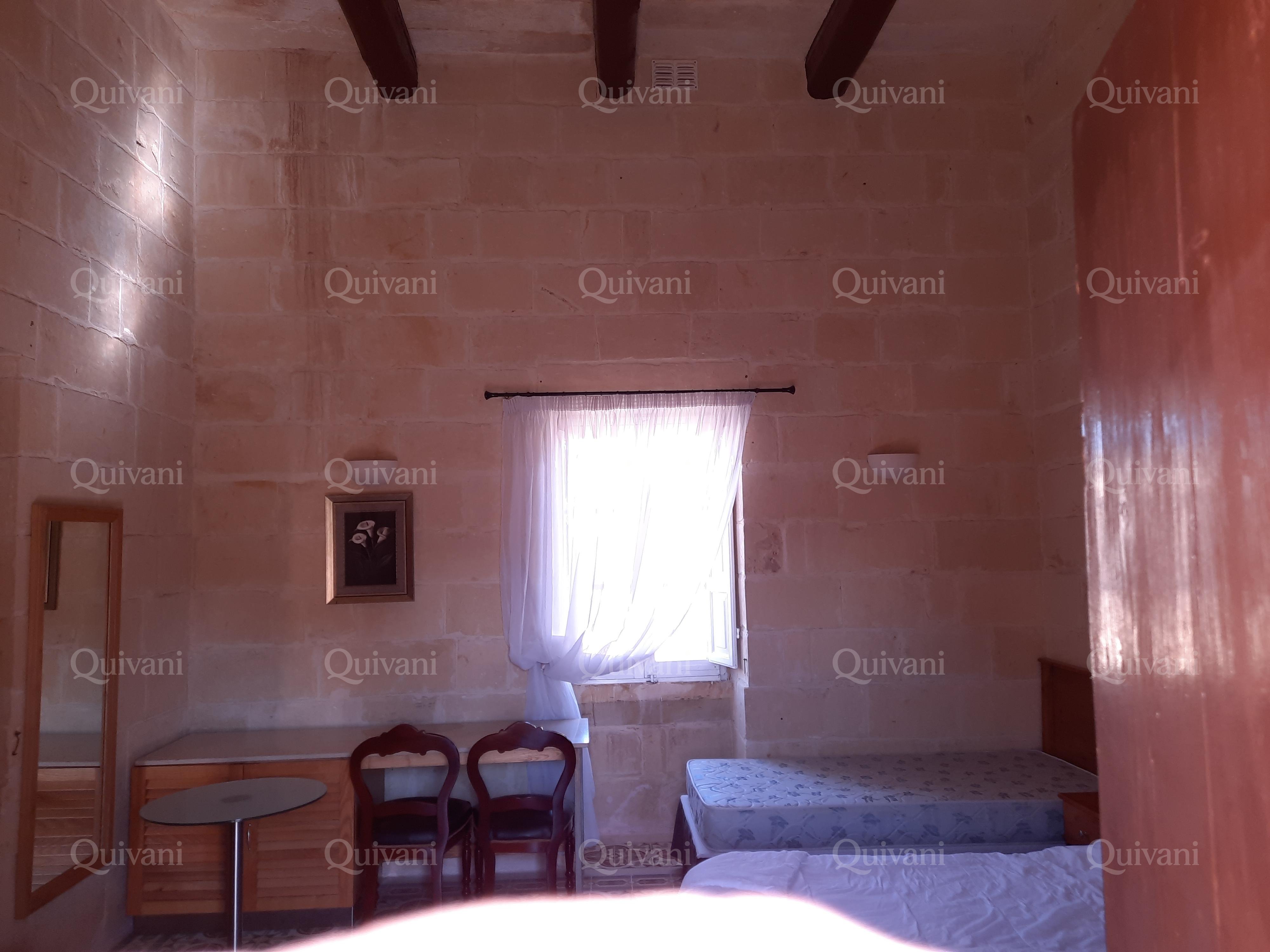 Xaghra, Furnished House of Character