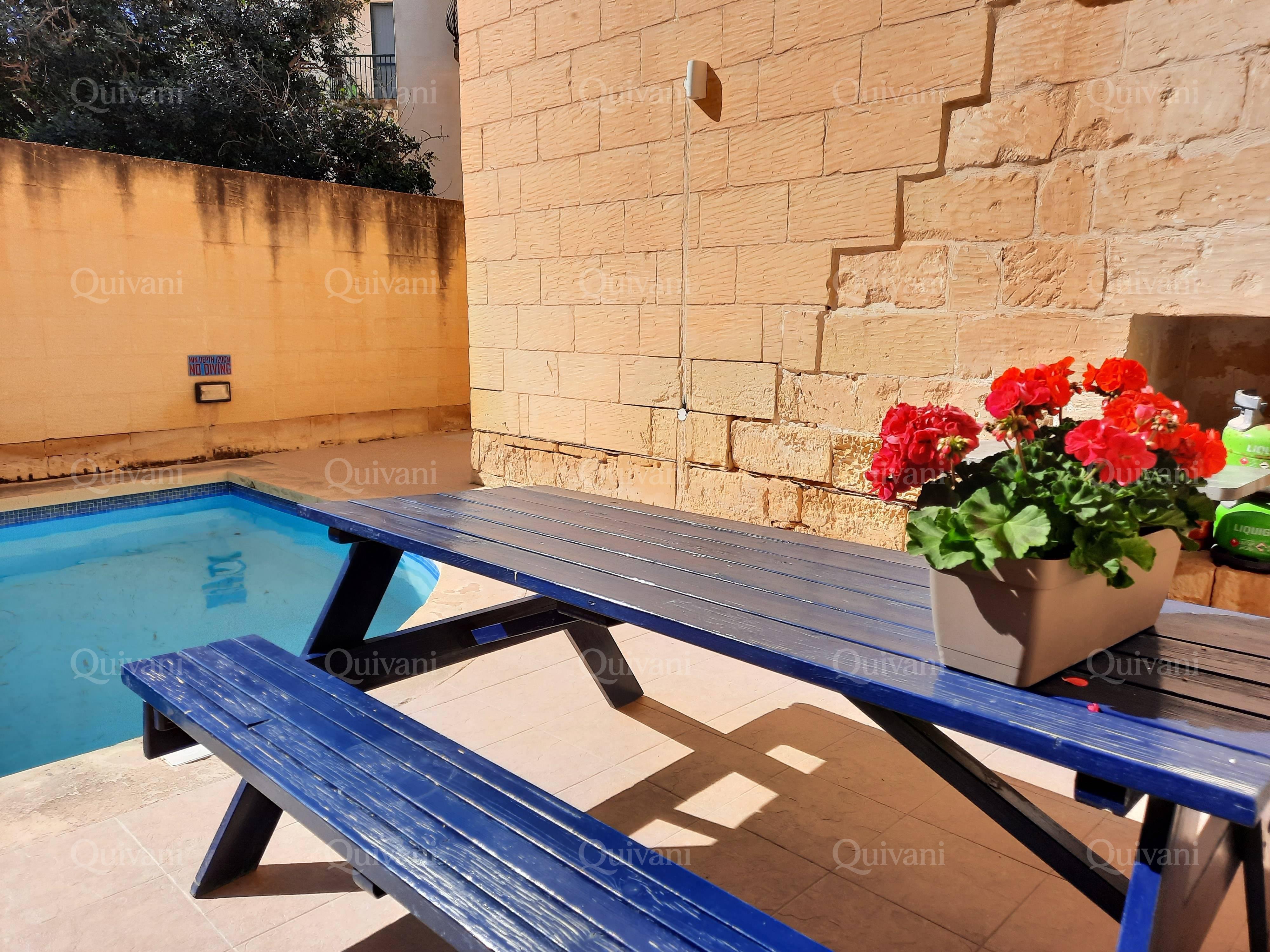 Xaghra, Furnished House of Character