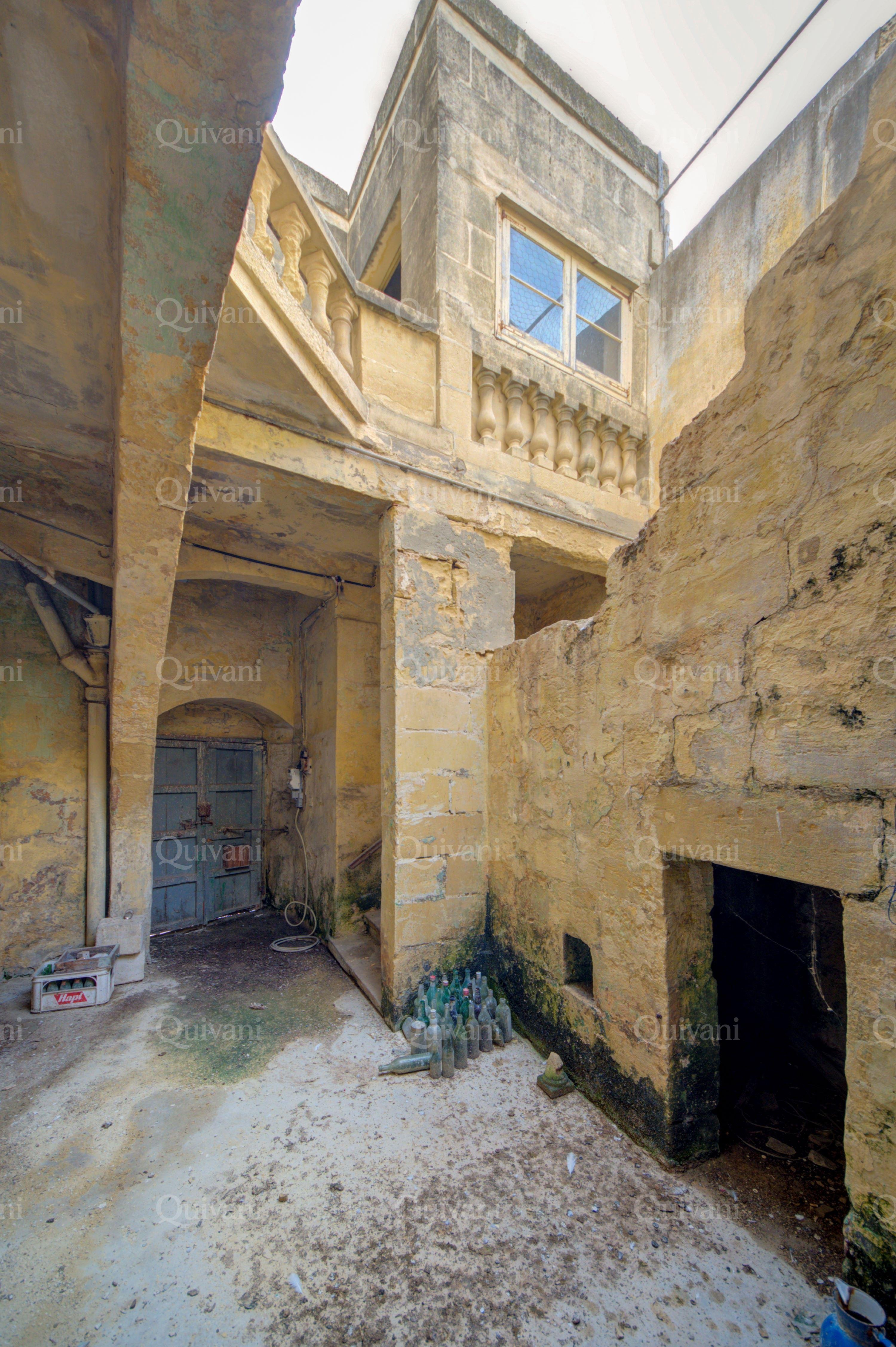 Victoria, Unconverted Farmhouse