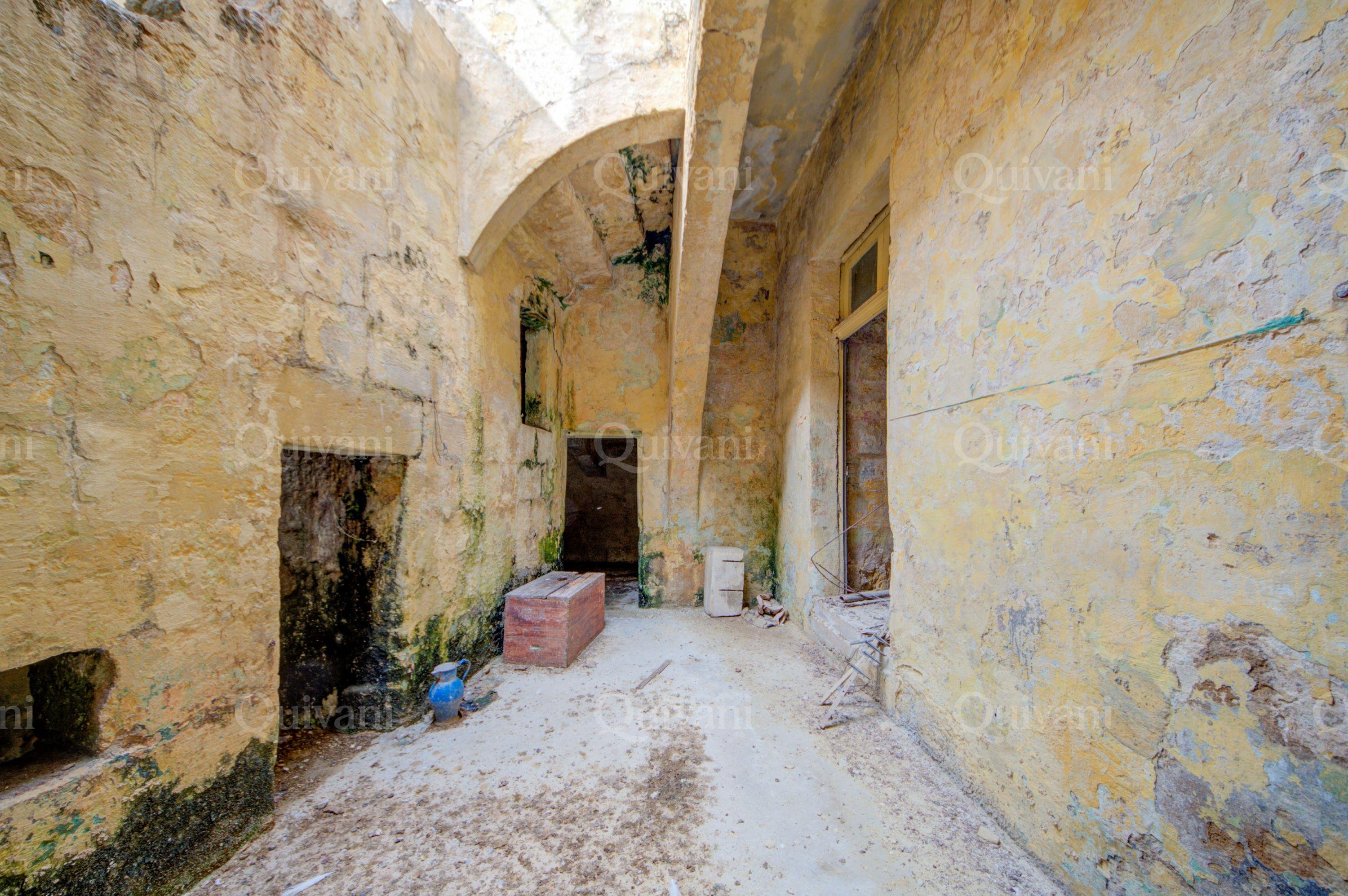 Victoria, Unconverted Farmhouse
