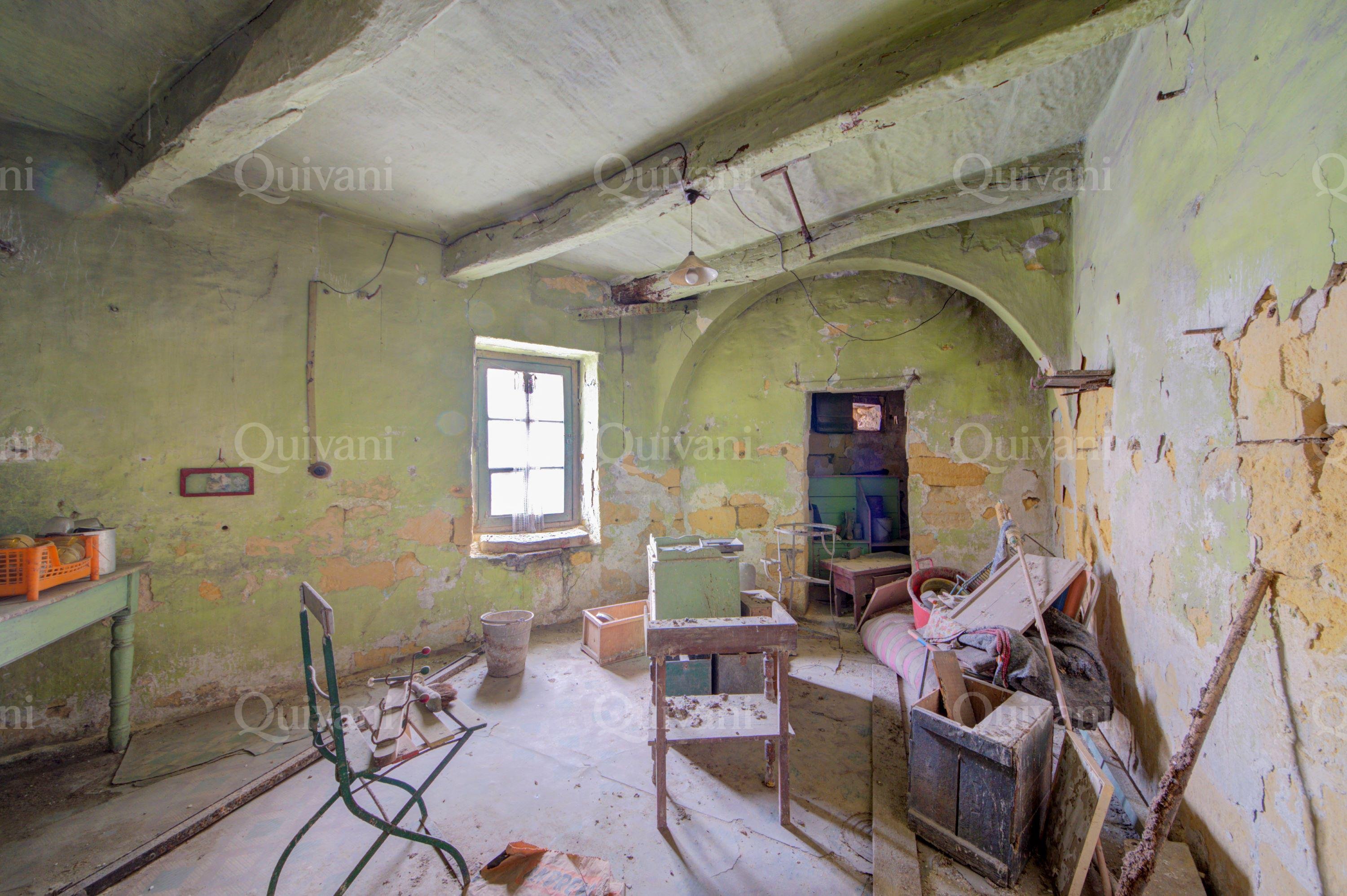 Victoria, Unconverted Farmhouse