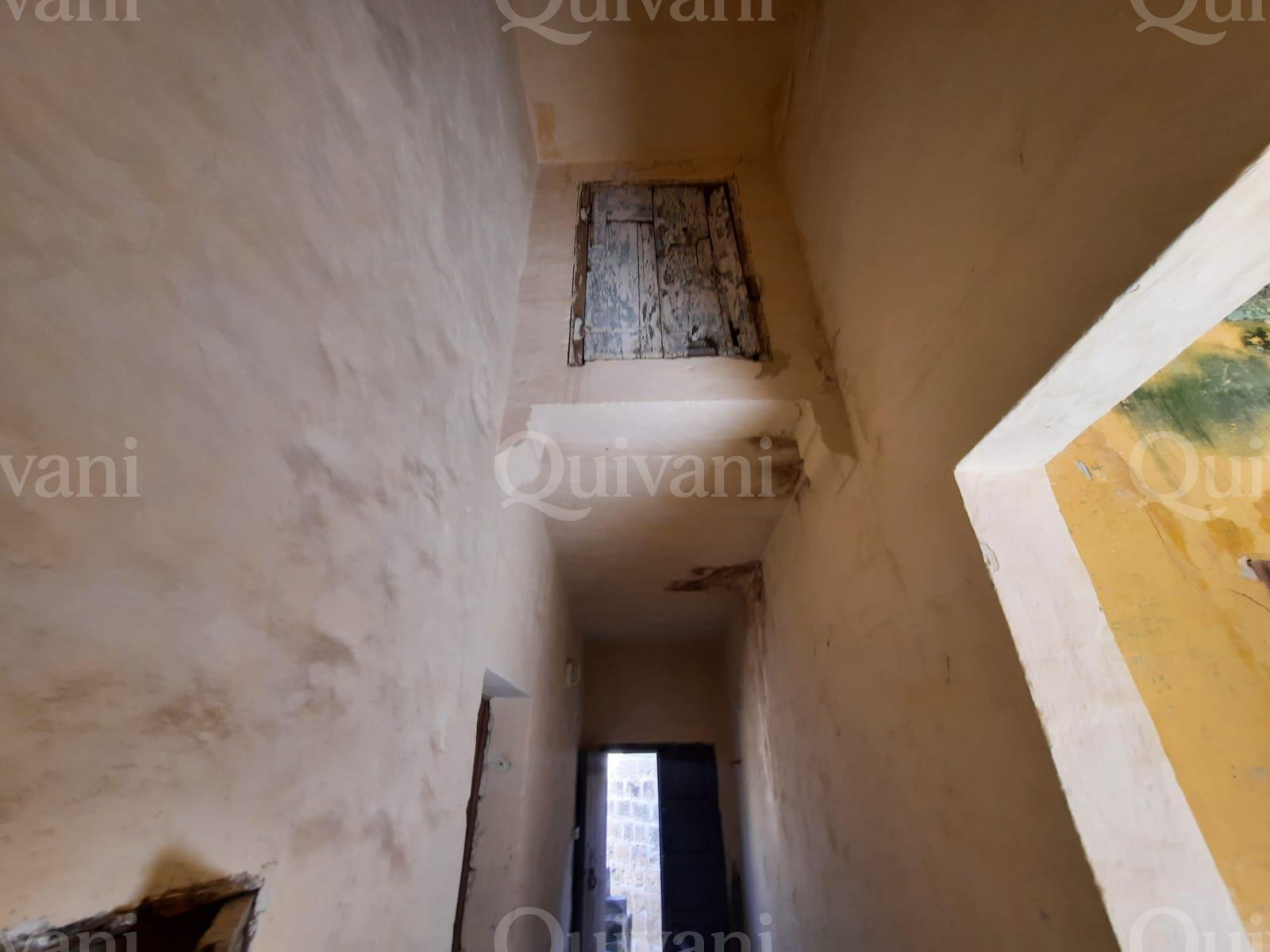 Kercem, Unconverted House of Character