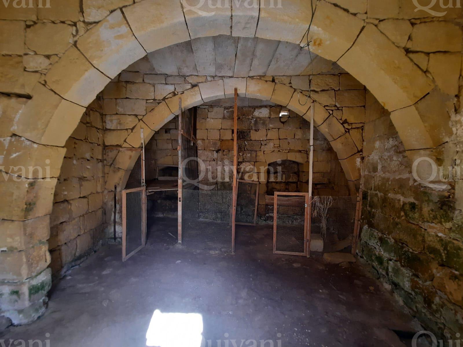 Kercem, Unconverted House of Character