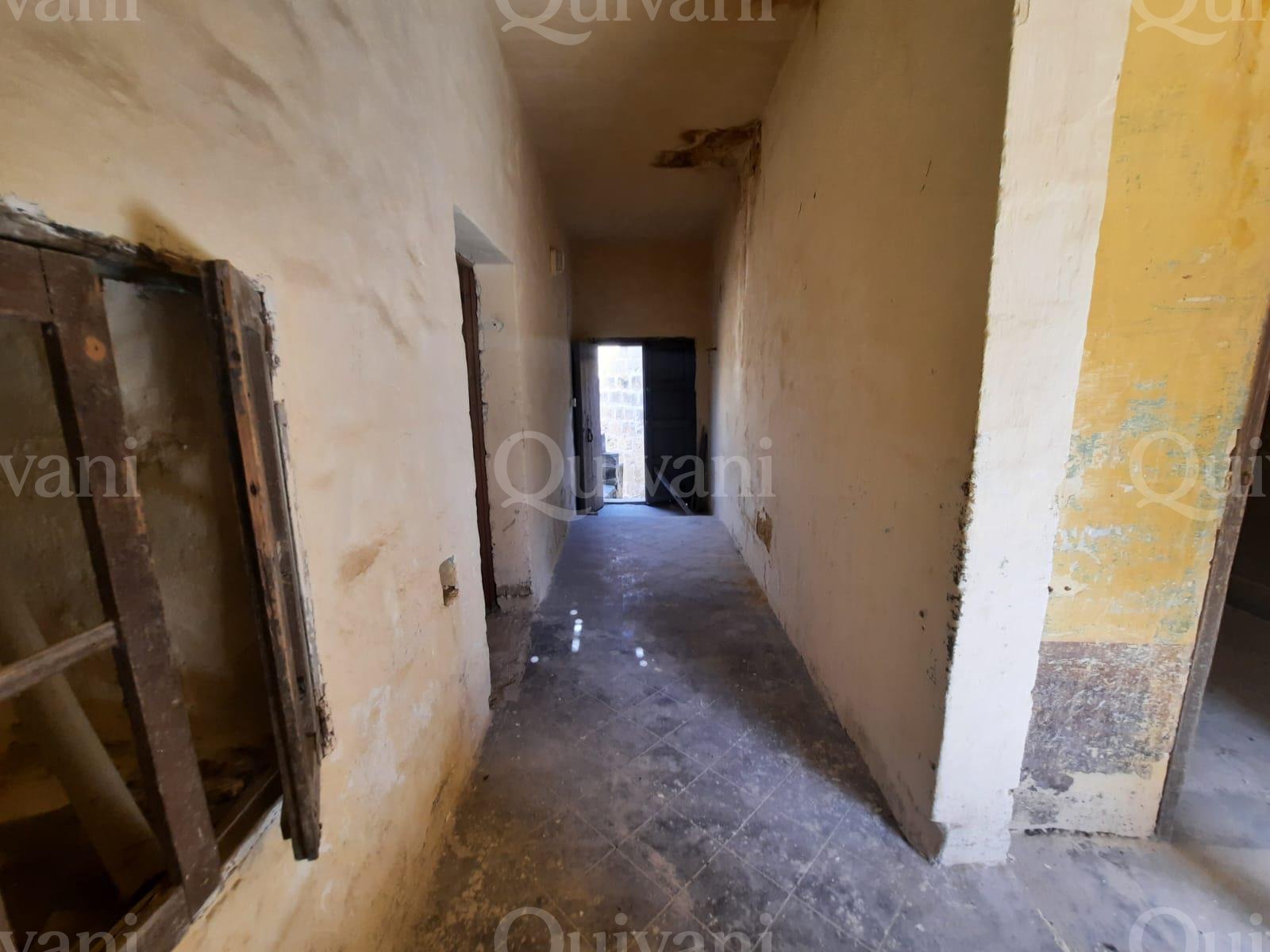 Kercem, Unconverted House of Character