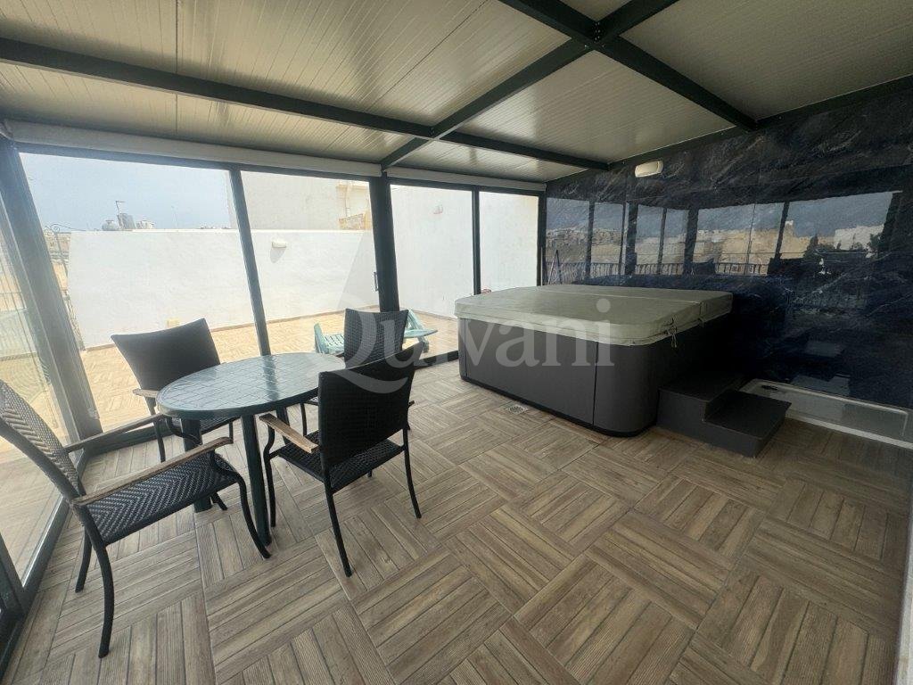 Xaghra, Furnished Penthouse