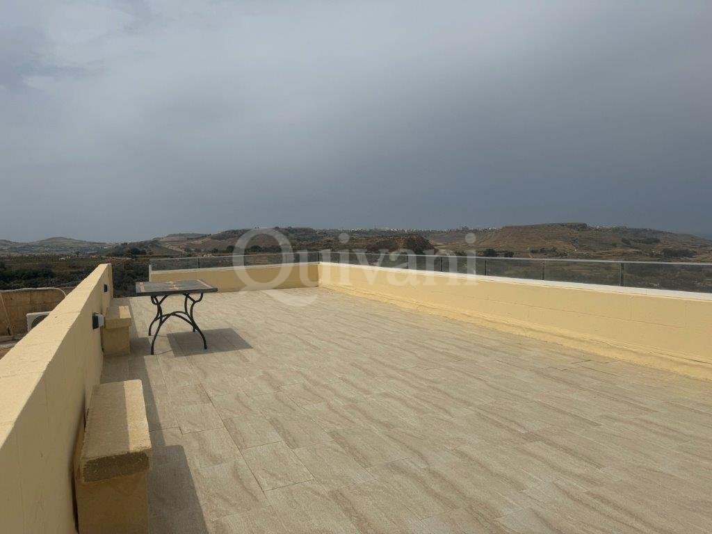 Xaghra, Furnished Penthouse