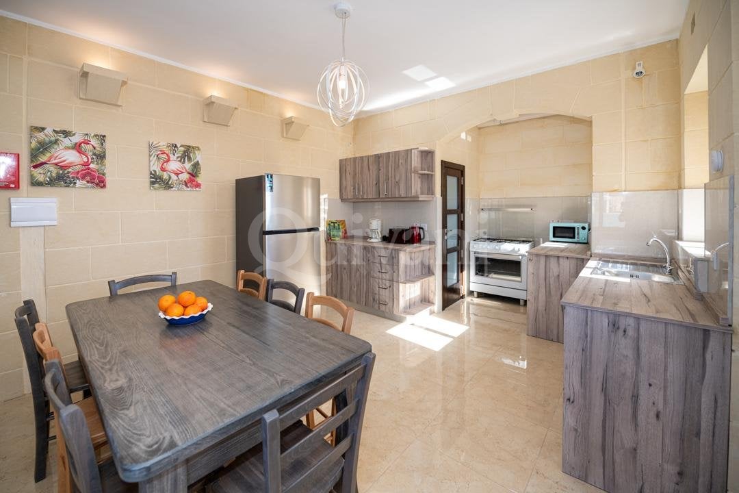 Kercem, Furnished Terraced House