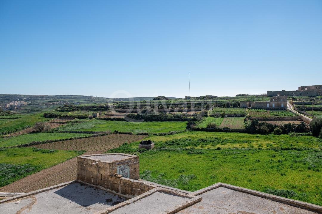 Kercem, Furnished Terraced House
