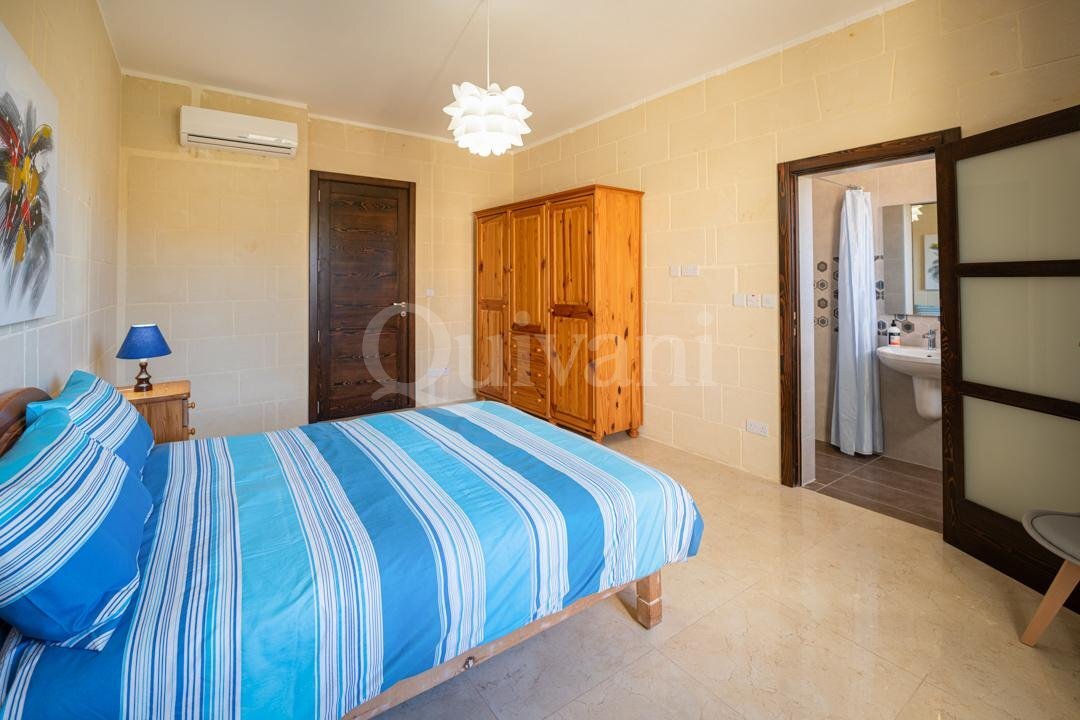 Kercem, Furnished Terraced House