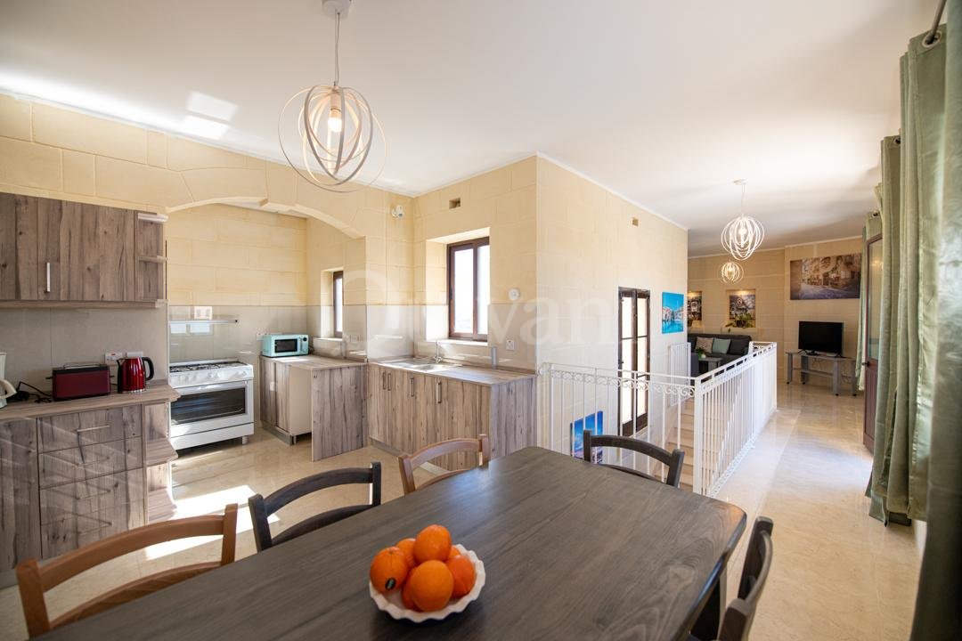 Kercem, Furnished Terraced House