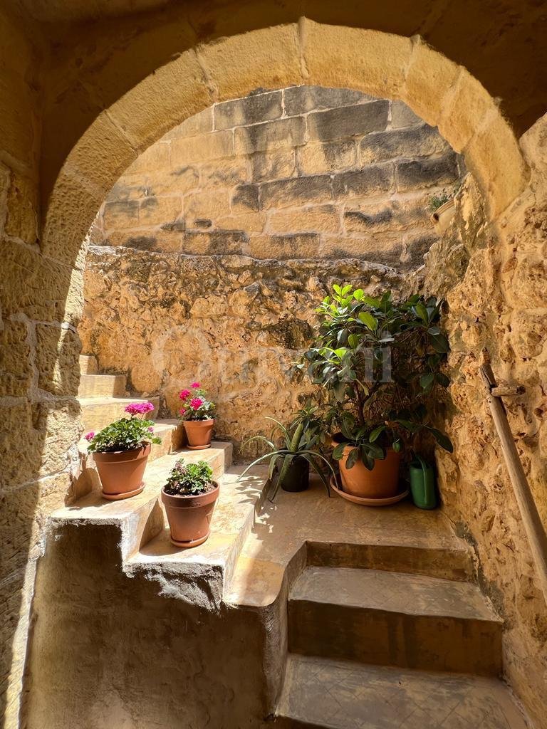 Xaghra, Furnished Farmhouse