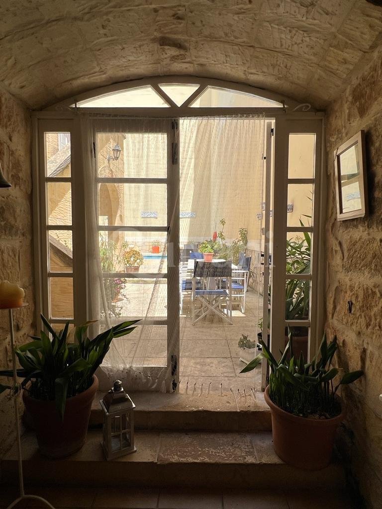 Xaghra, Furnished Farmhouse