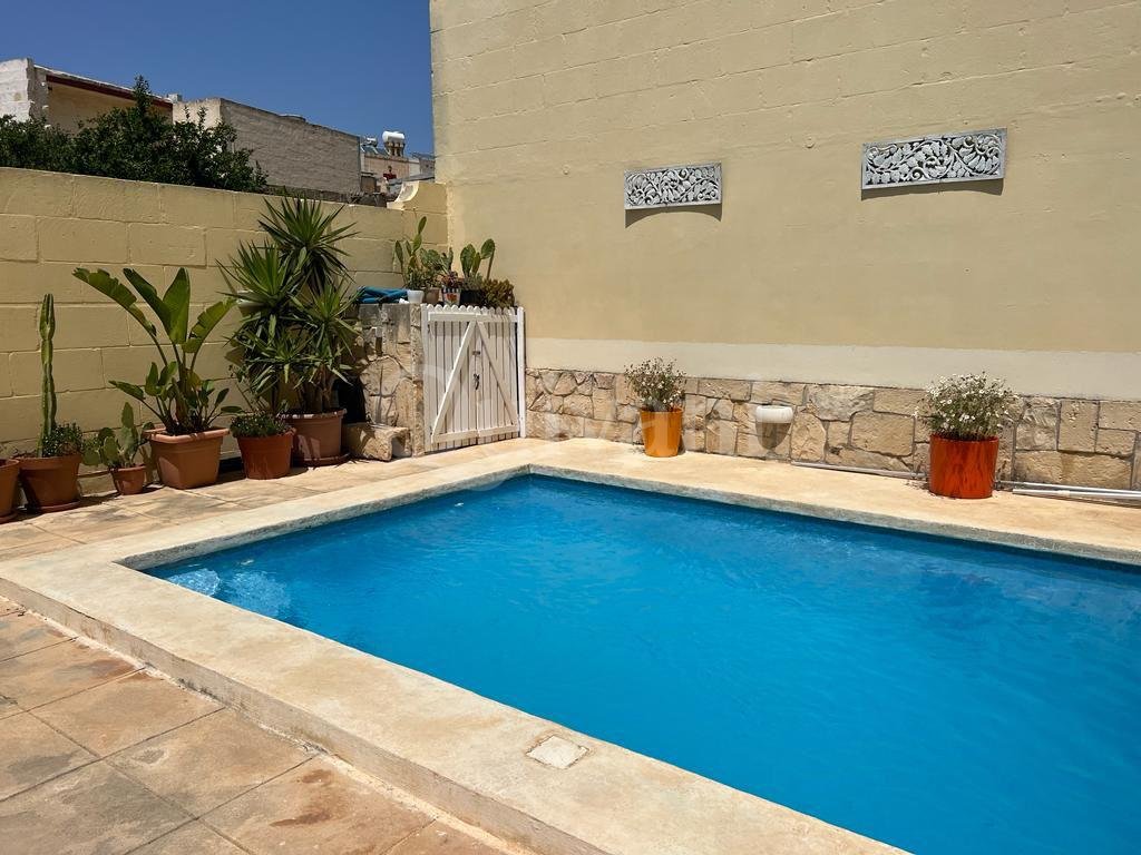 Xaghra, Furnished Farmhouse