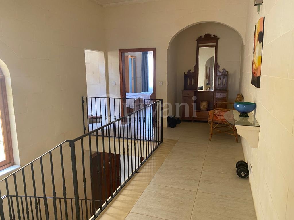 Gharb, Furnished House of Character