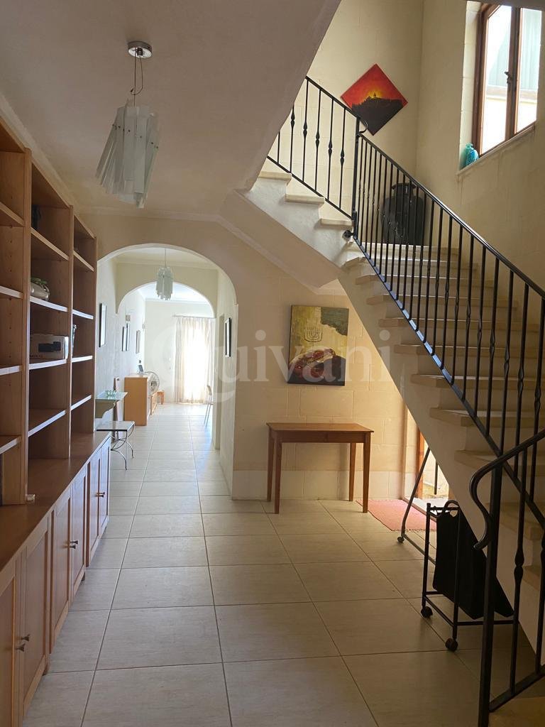 Gharb, Furnished House of Character