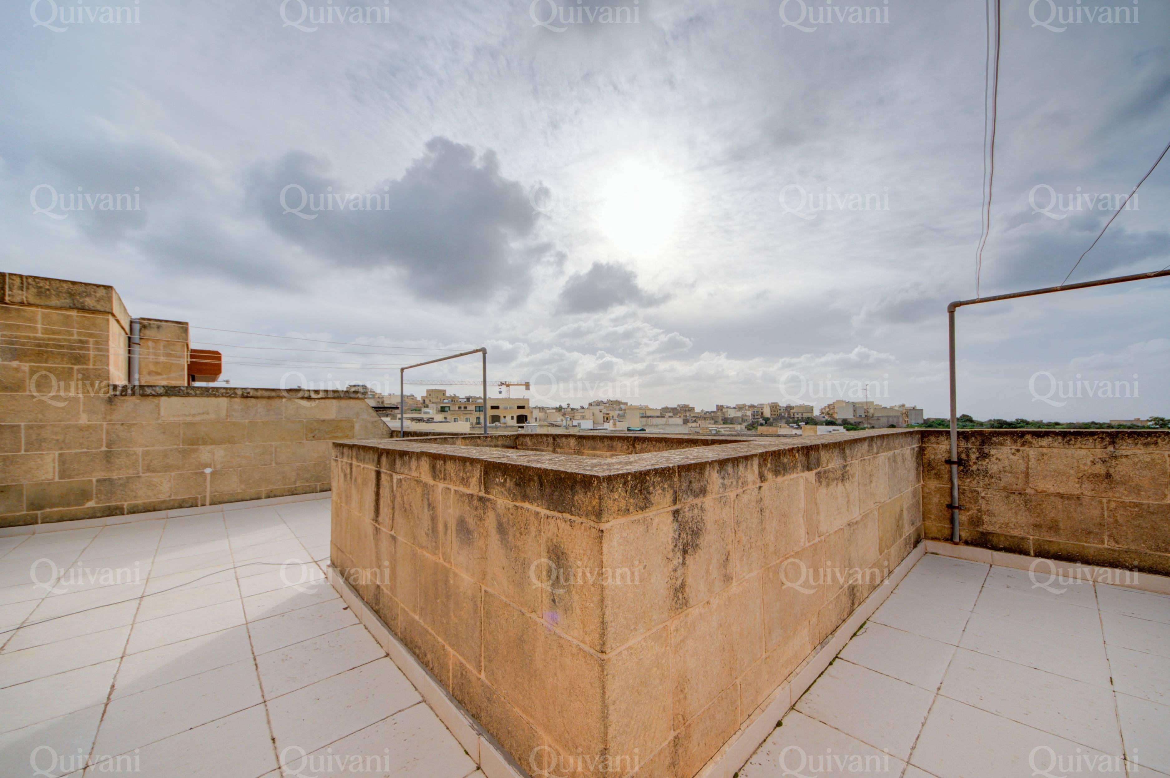 Qala, Furnished House of Character