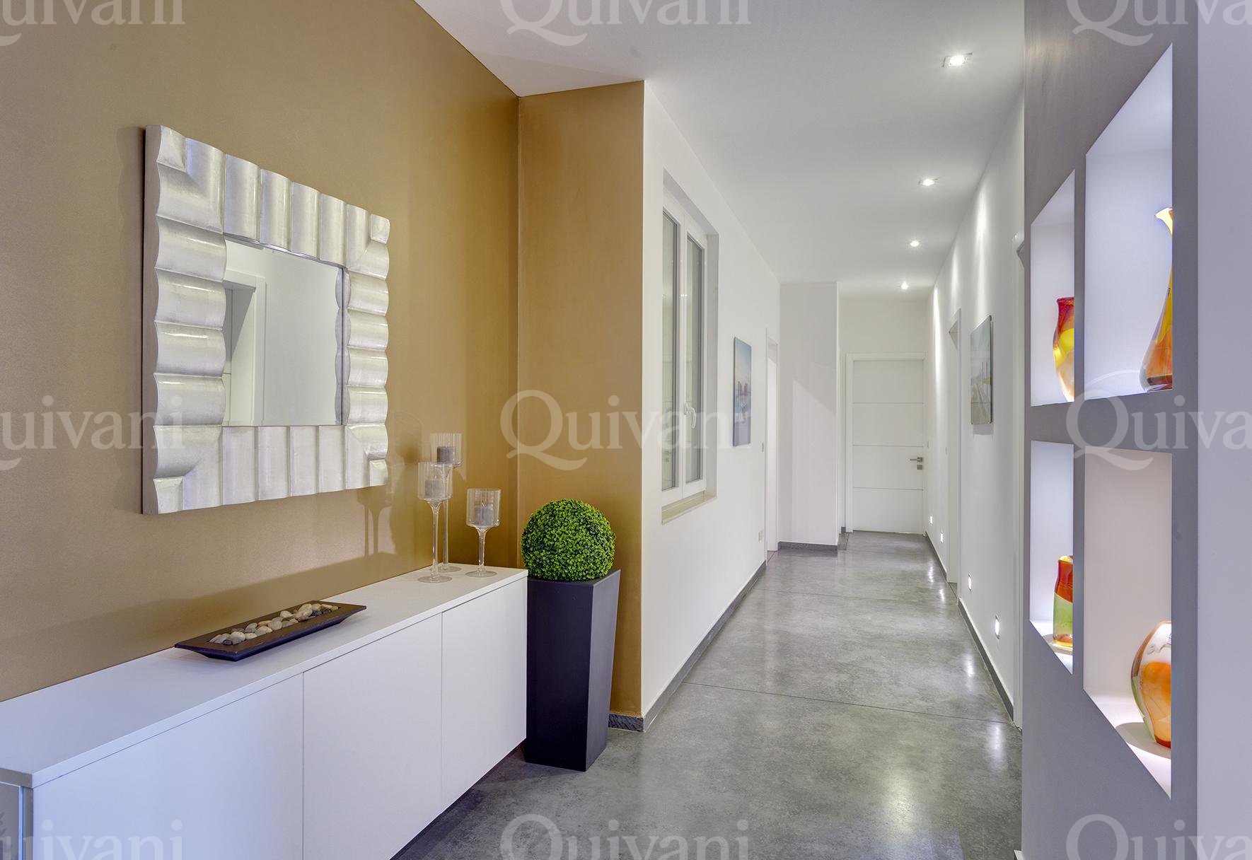 3 bed. SEAFRONT FURN. APARTMENT