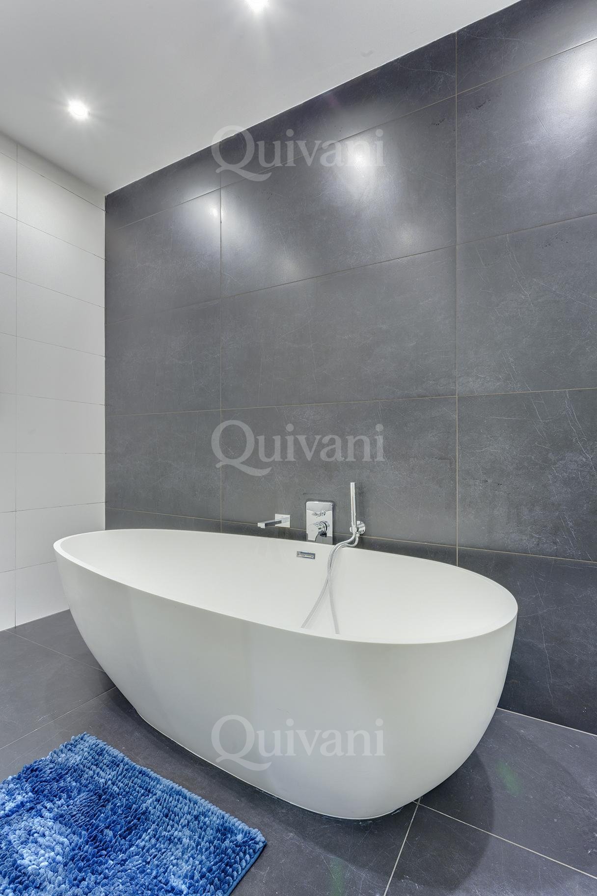 3 bed. SEAFRONT FURN. APARTMENT
