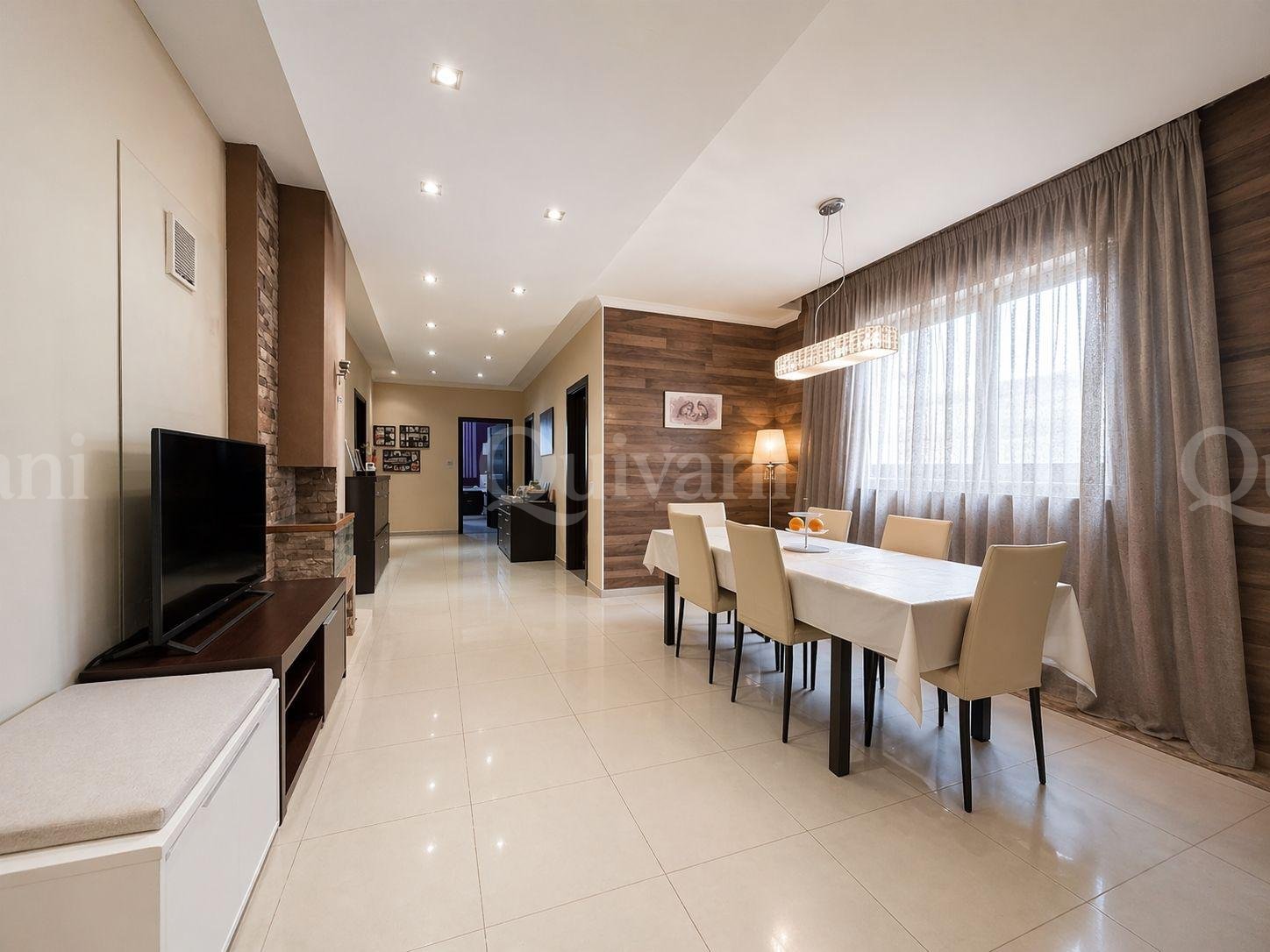 Duplex Maisonette with Airspace