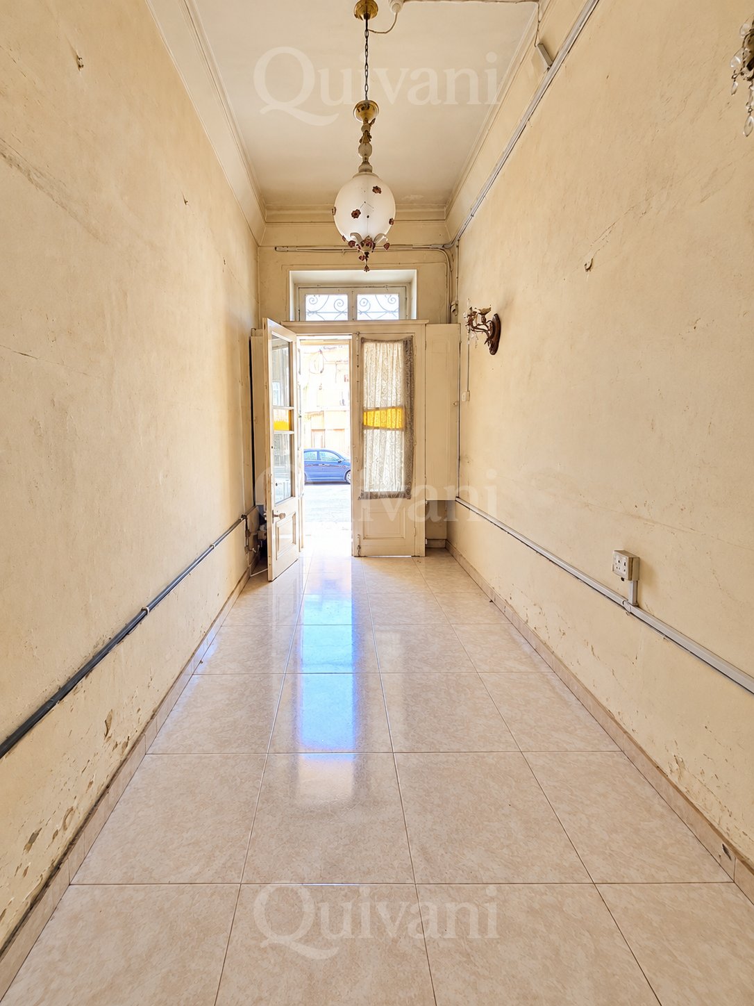 Paola, Maisonette