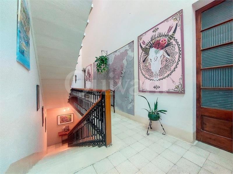 Gzira, Furnished Townhouse