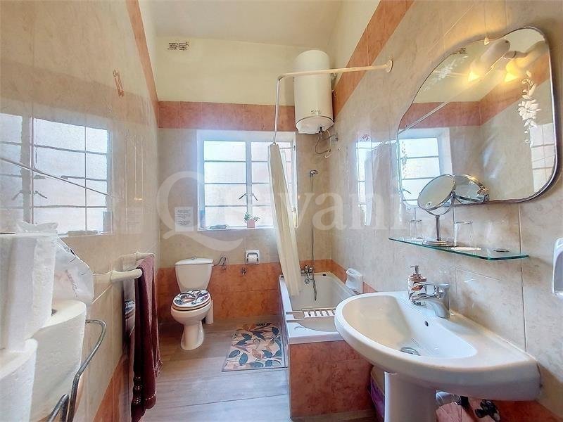 Gzira, Furnished Townhouse