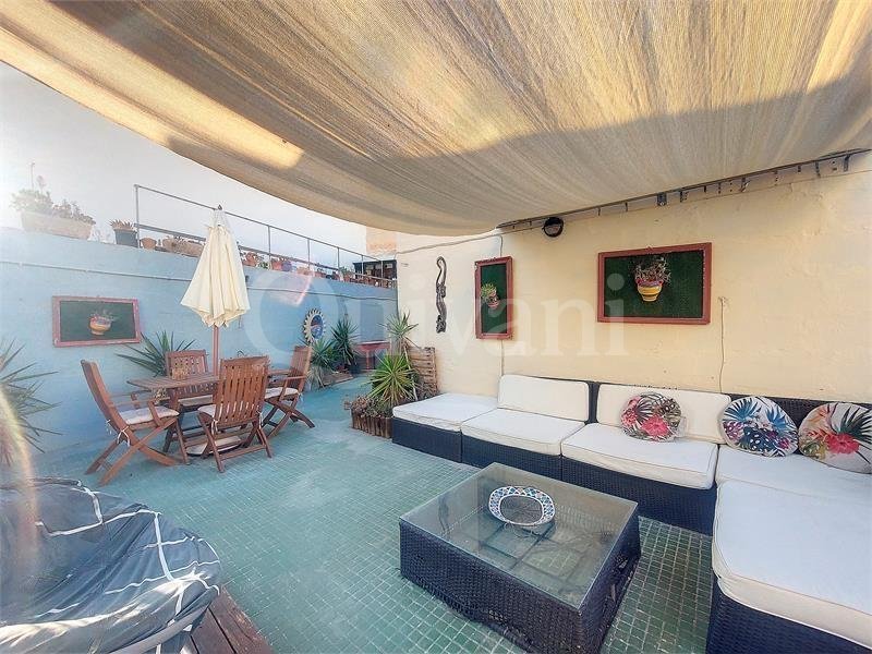 Gzira, Furnished Townhouse