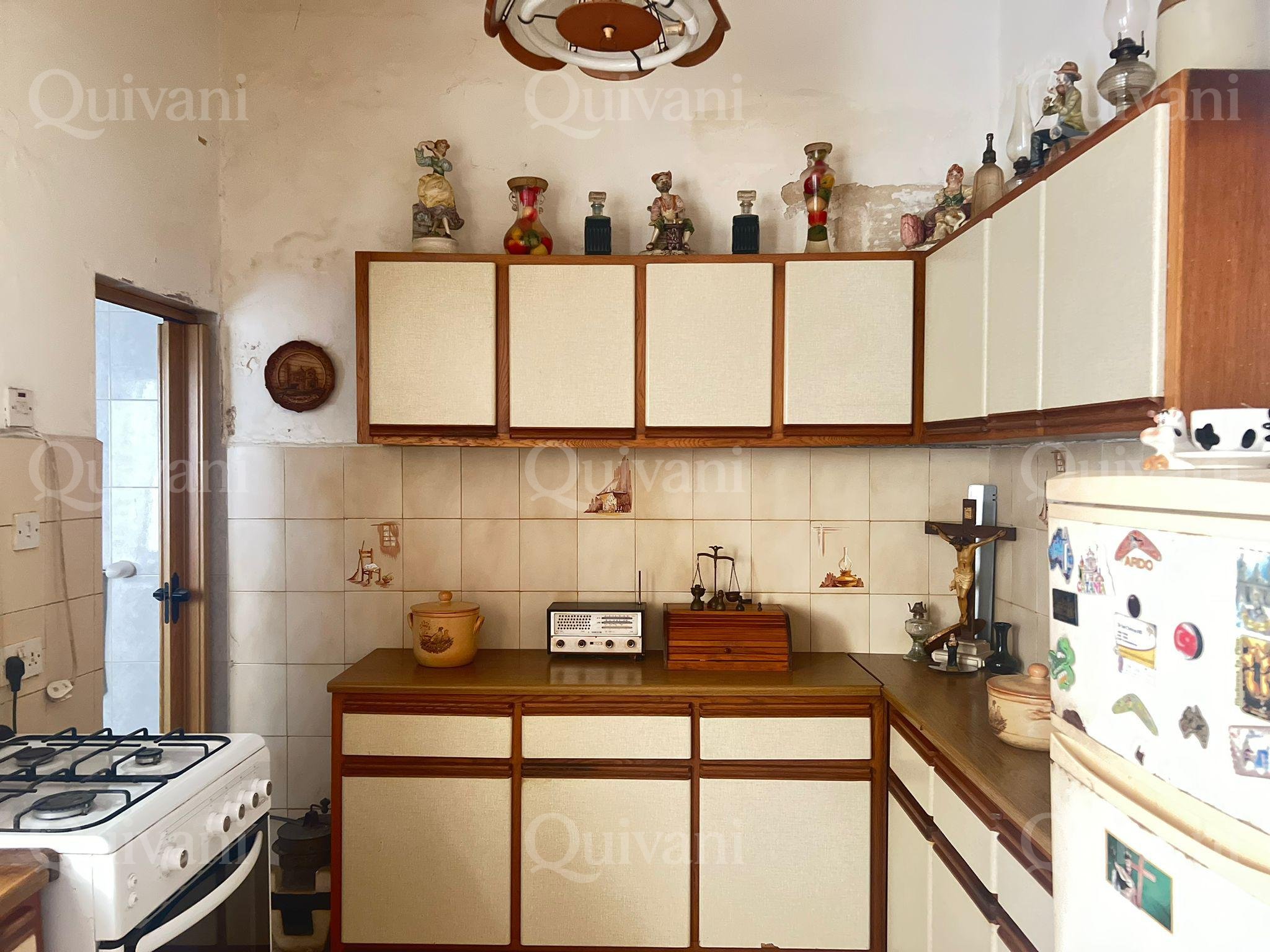 Paola, Unconverted Townhouse