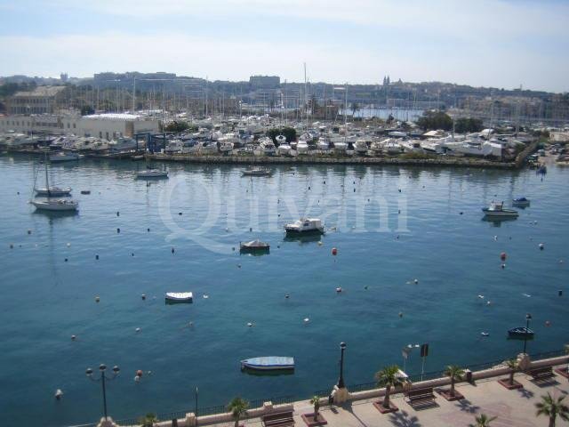 Sliema, Furnished Duplex Penthouse