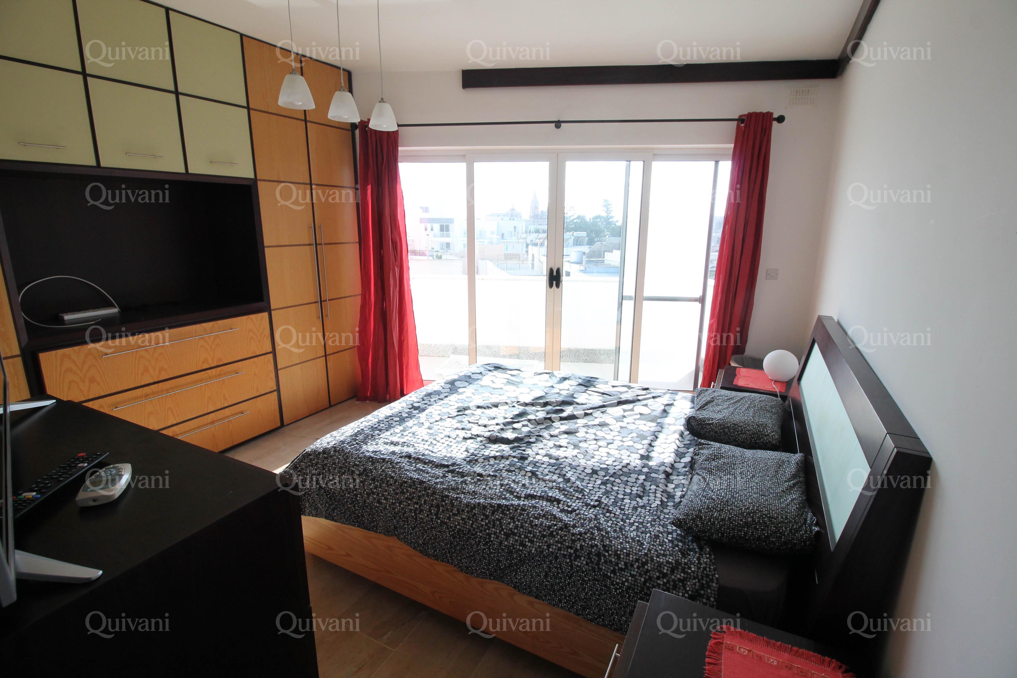 Naxxar, Furnished Penthouse