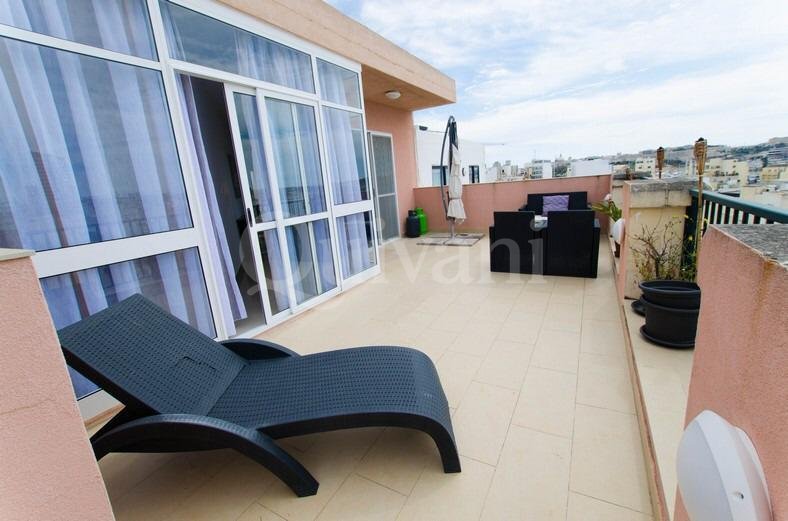 Gzira, Furnished Penthouse
