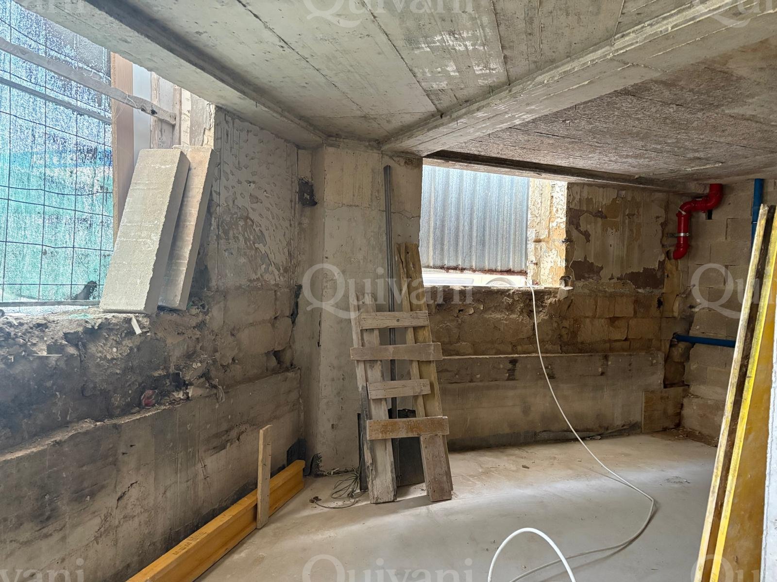 Gzira Ta Xbiex Corner Commercial establishment