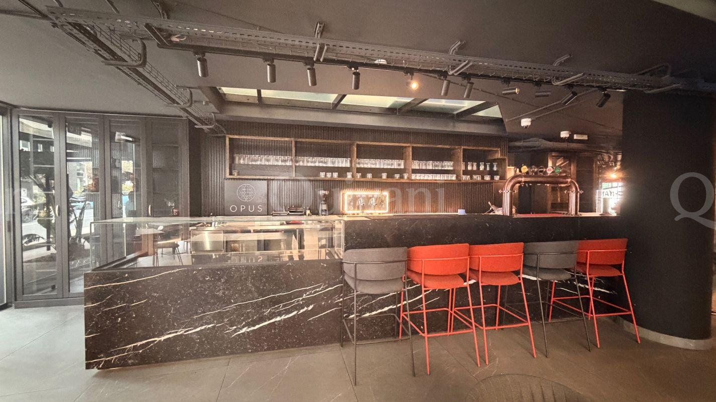 St. Julians Bar / Restuarant