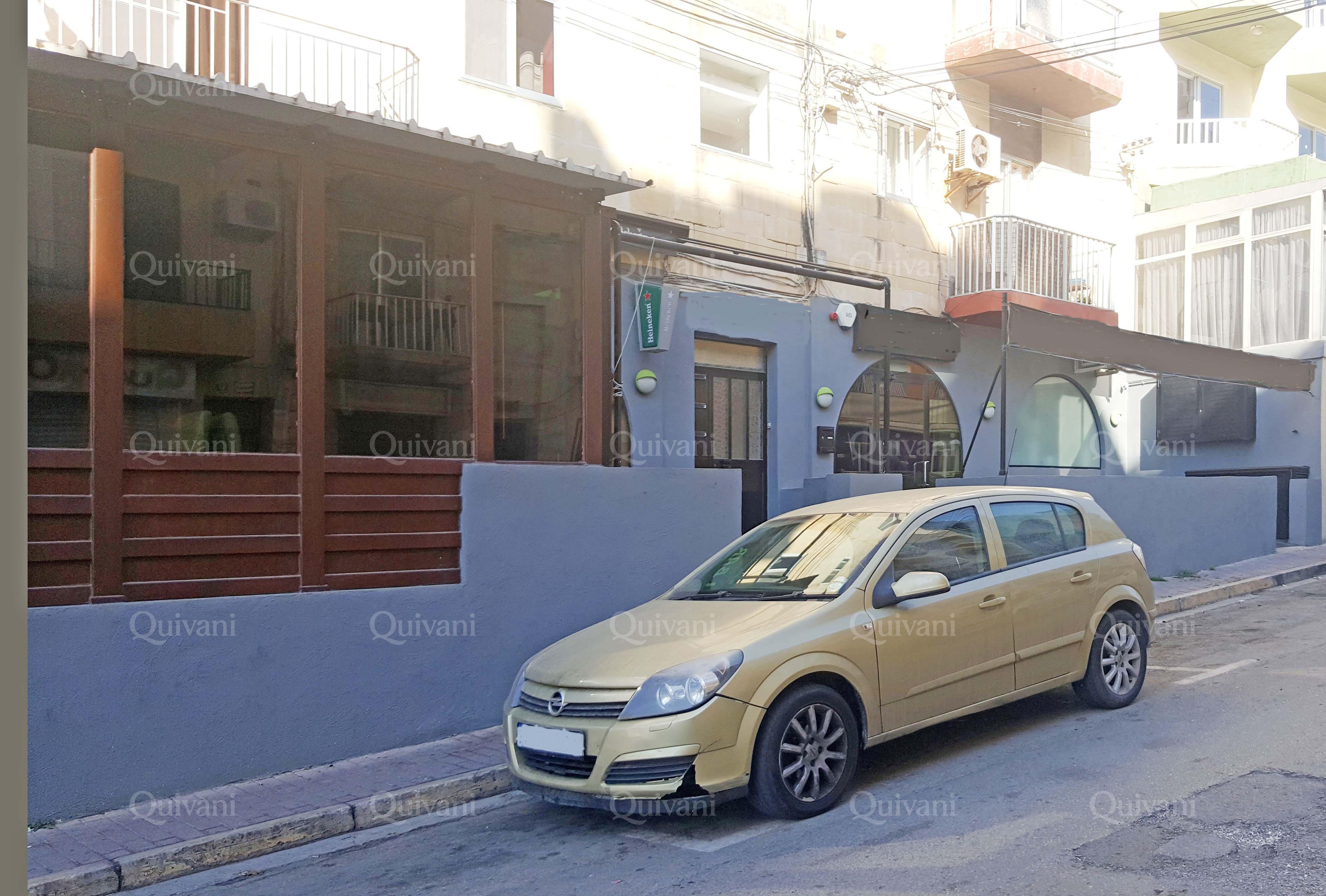 Bugibba, Fully Equipped Bar
