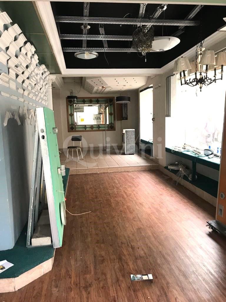 Santa Venera, Finished Showroom