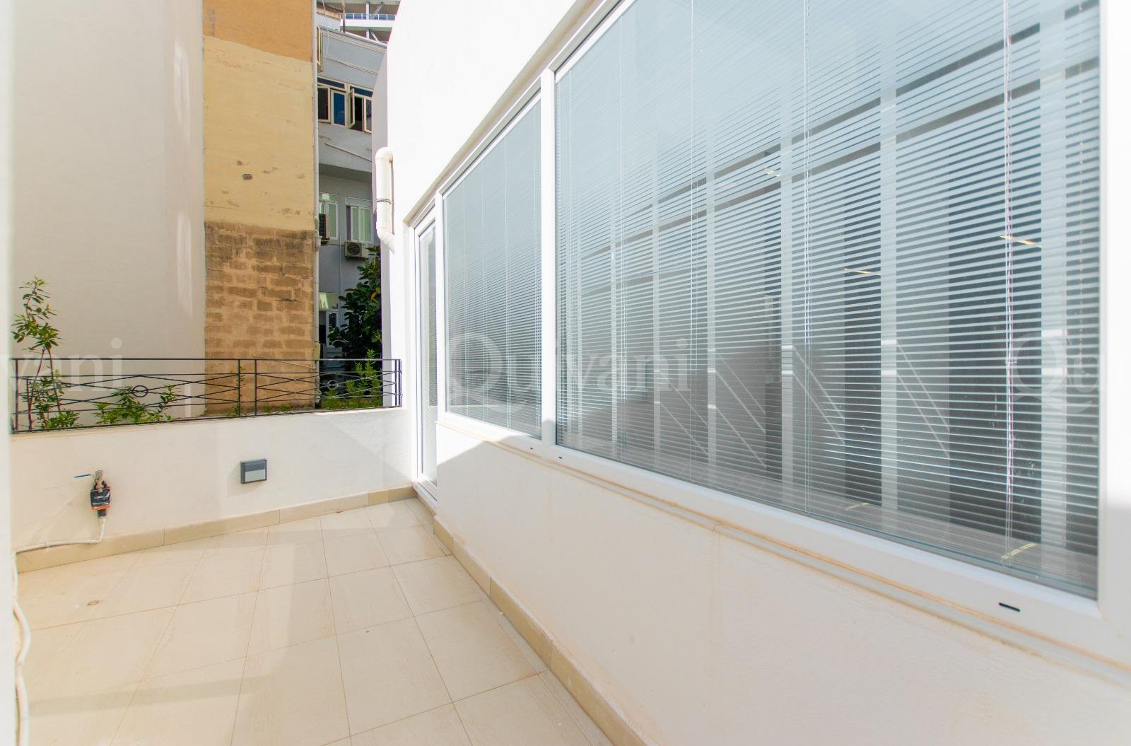 Gzira Finished Office