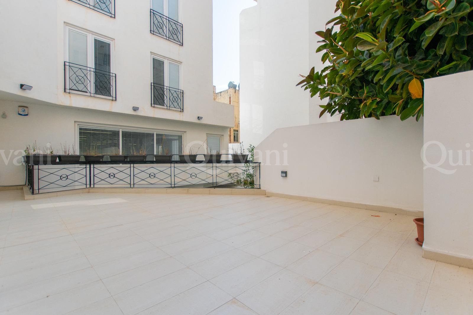 Gzira Finished Office