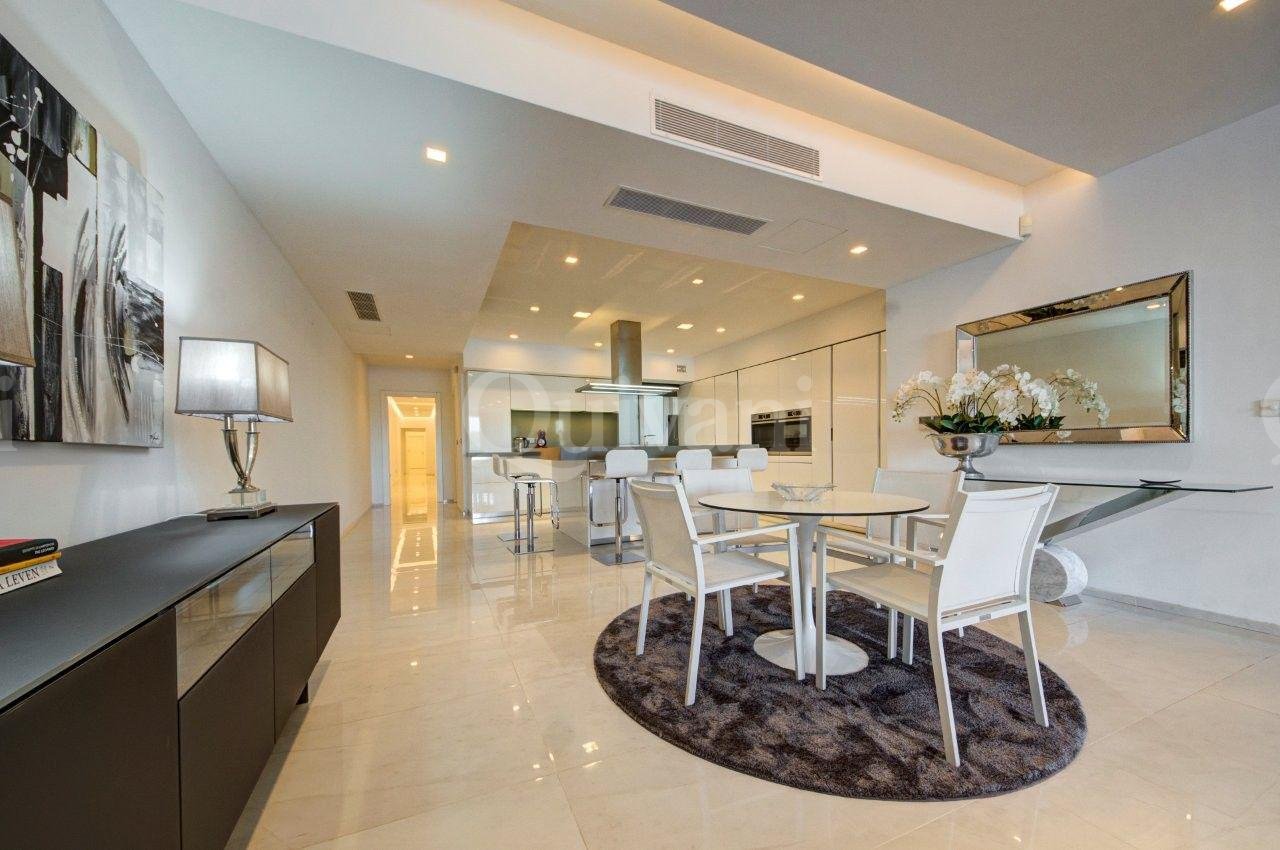 Seafront furnished apartment